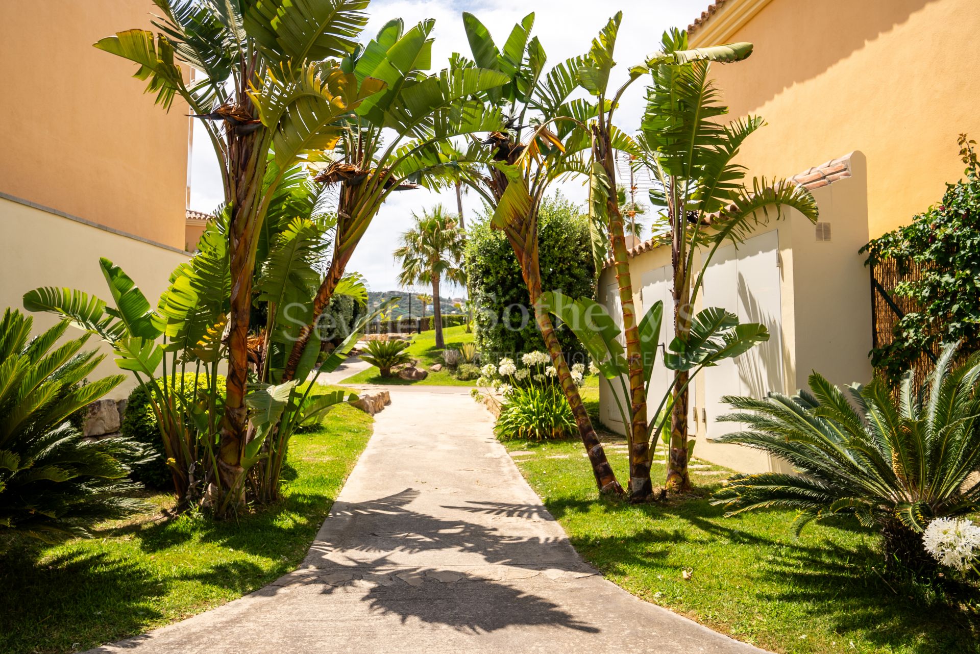 Townhouse with pool and sea views in a private residential community