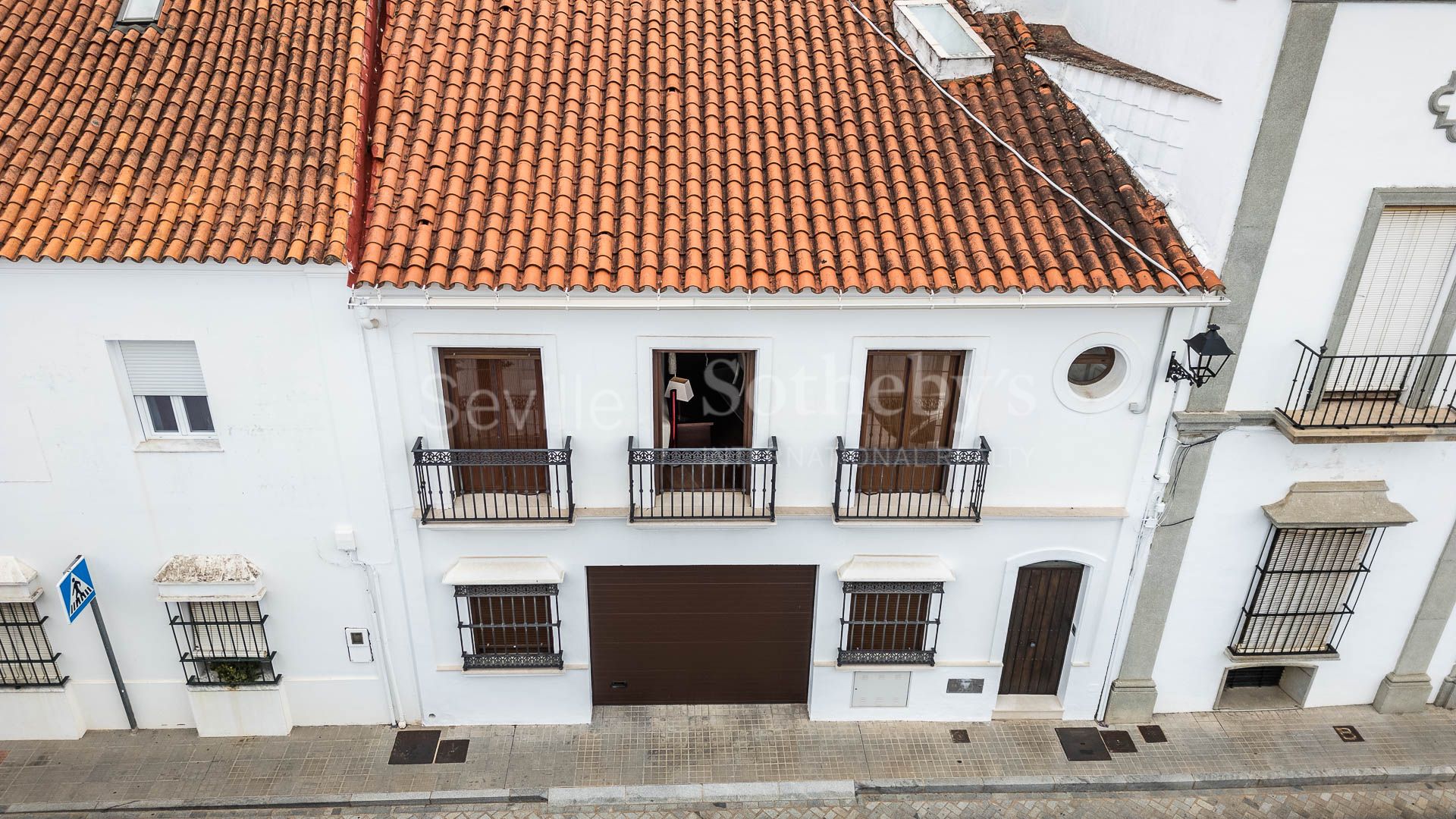 Casa de dos plantas con vistas al castillo de Aracena