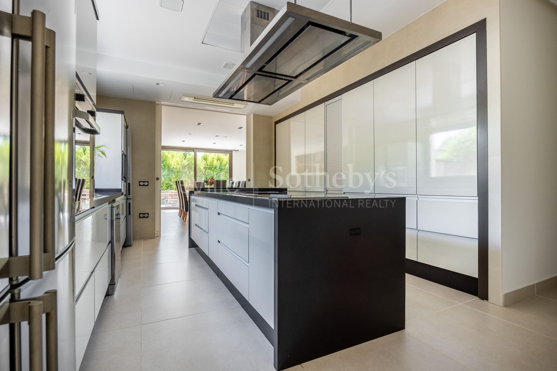 Vivienda con piscina privada en Vistahermosa