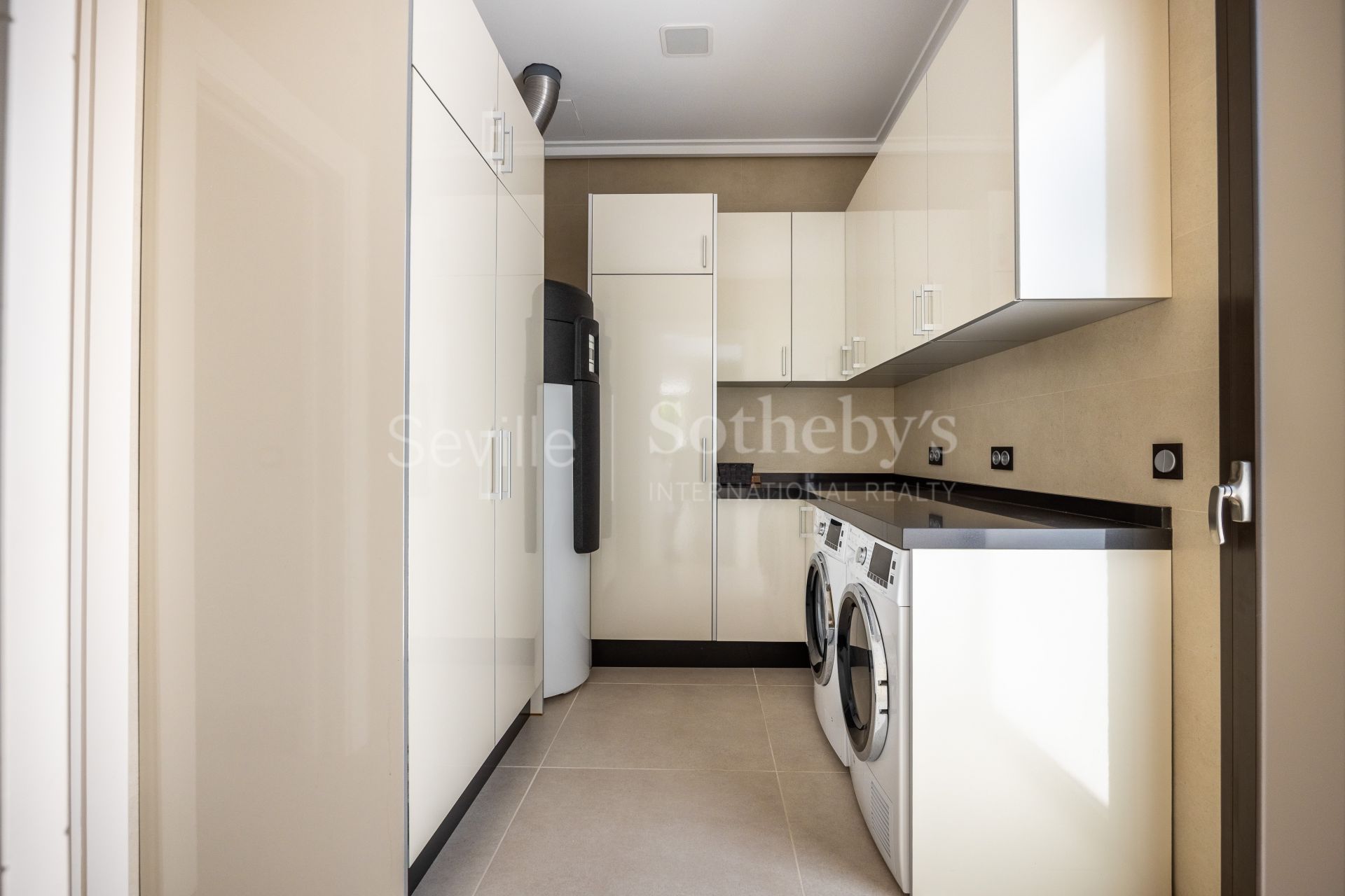 Vivienda con piscina privada en Vistahermosa