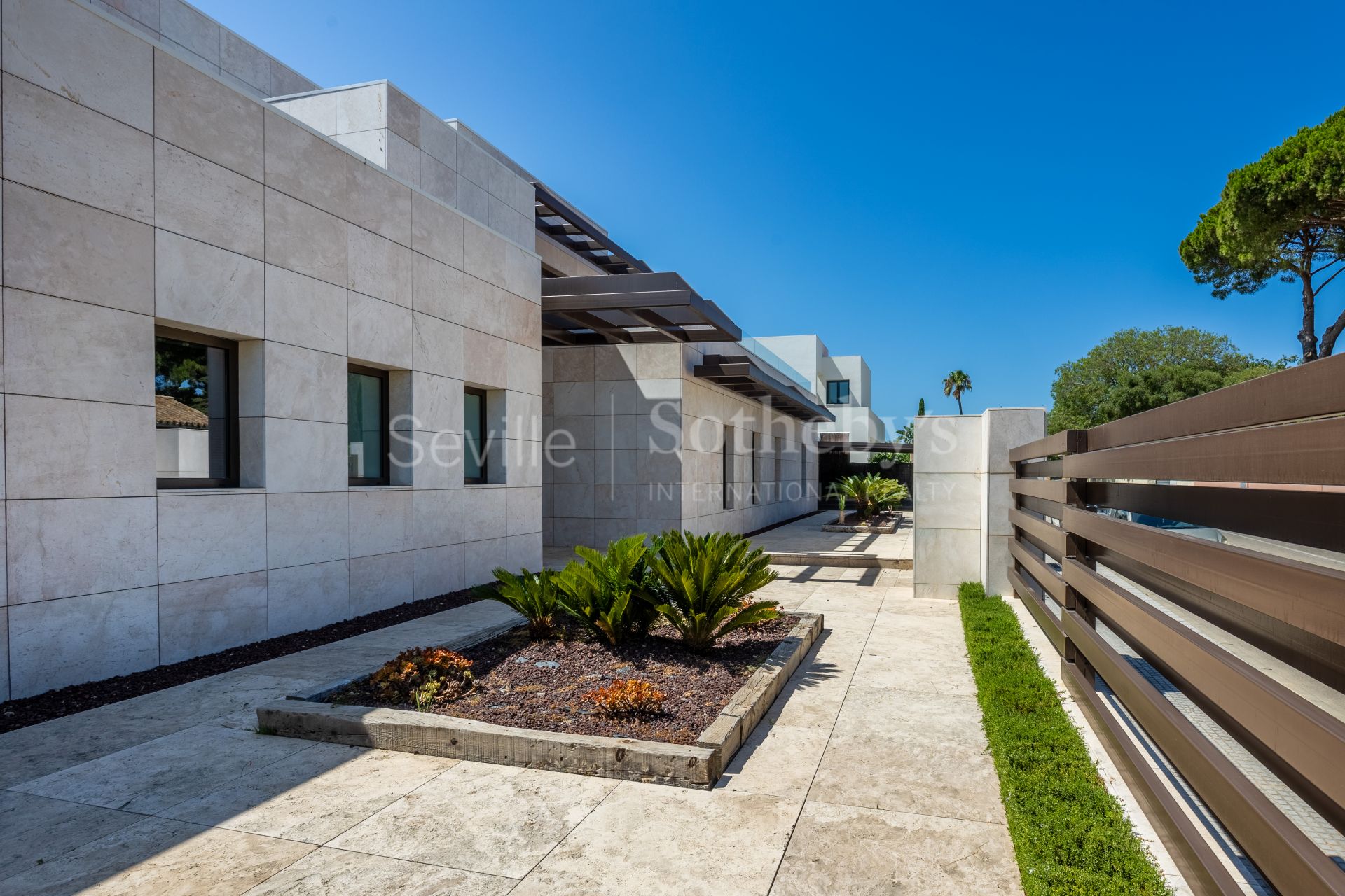 Vivienda con piscina privada en Vistahermosa