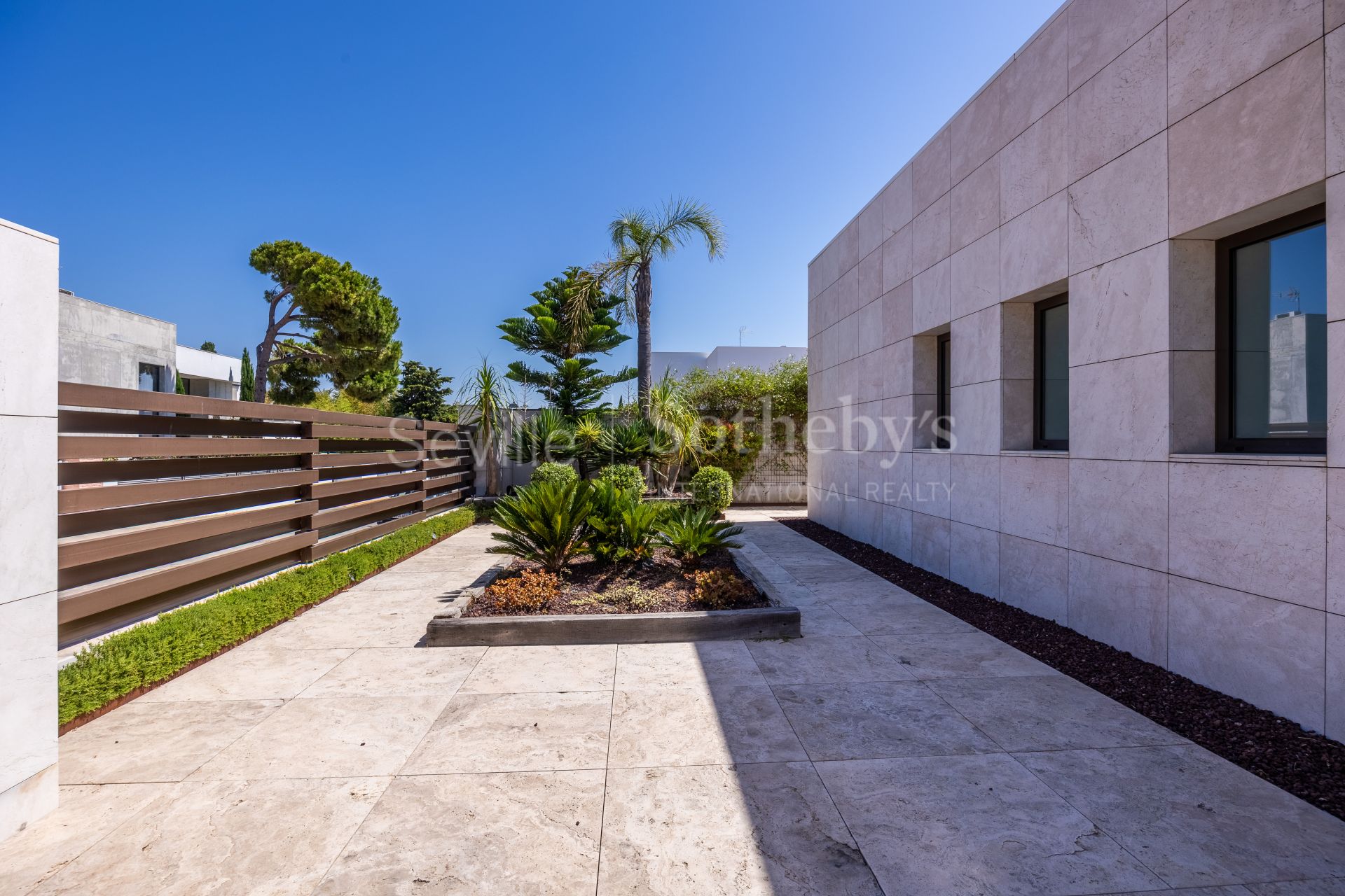 Vivienda con piscina privada en Vistahermosa