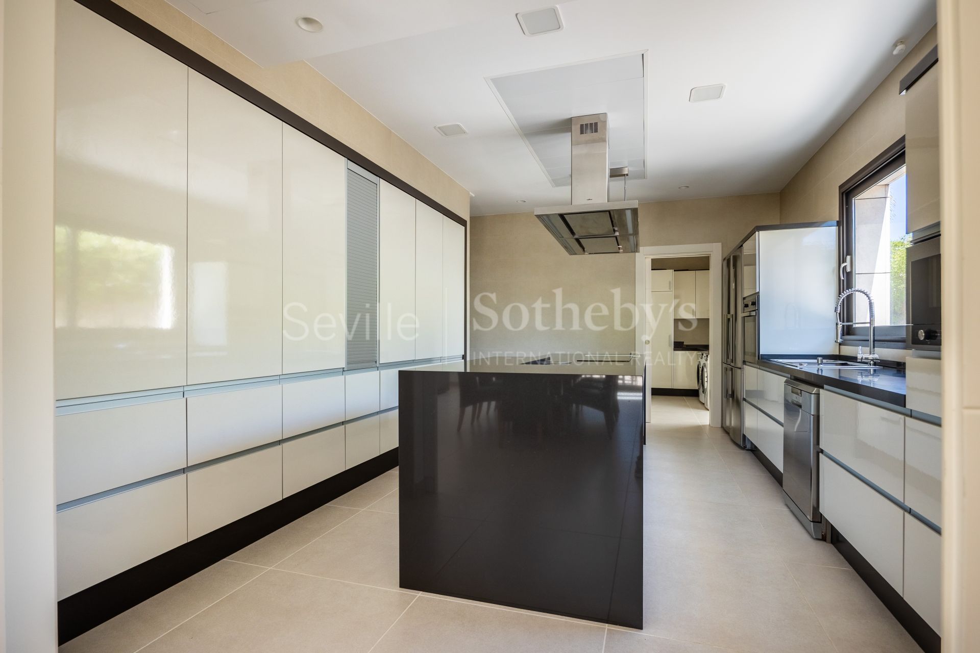 Vivienda con piscina privada en Vistahermosa