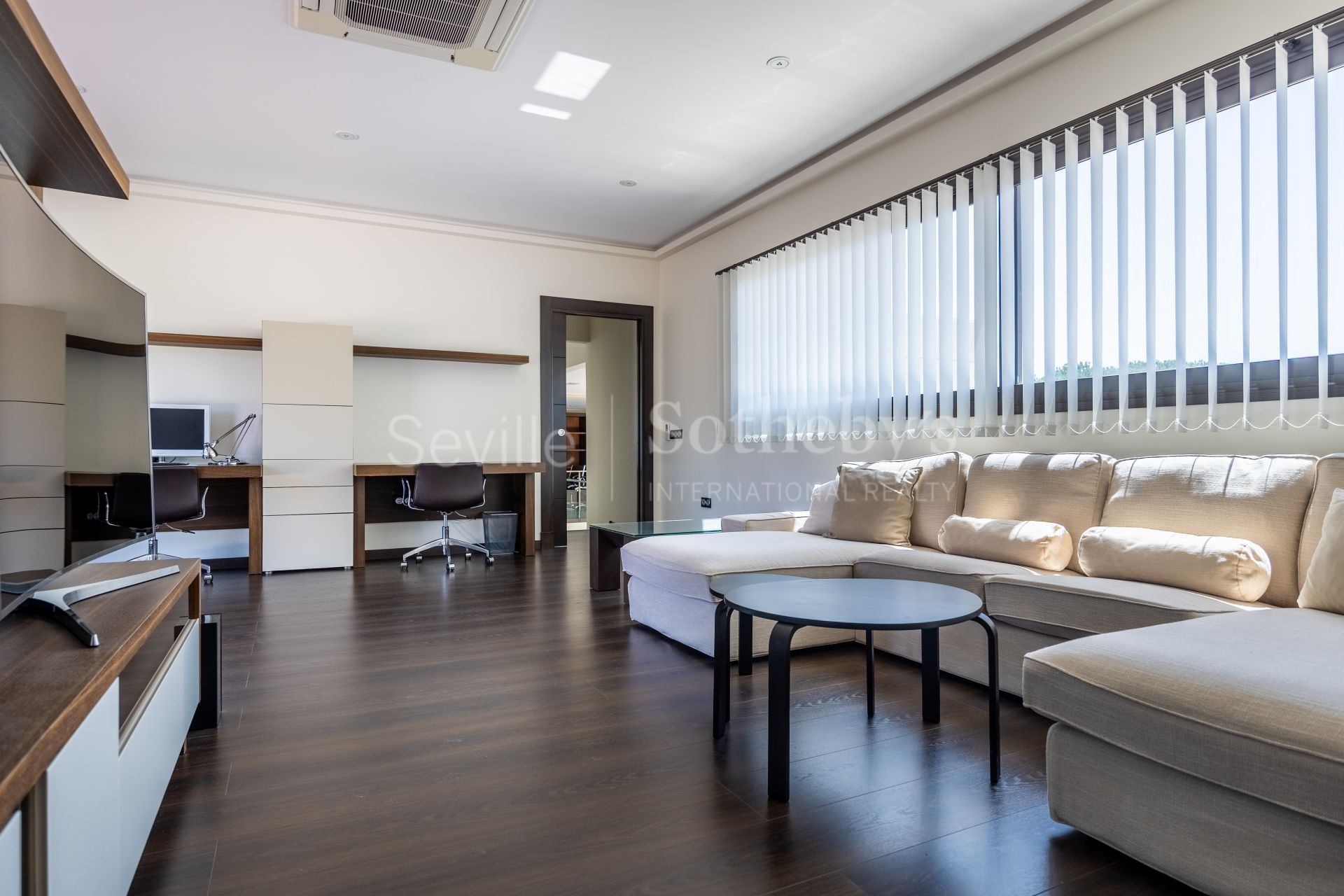 Vivienda con piscina privada en Vistahermosa