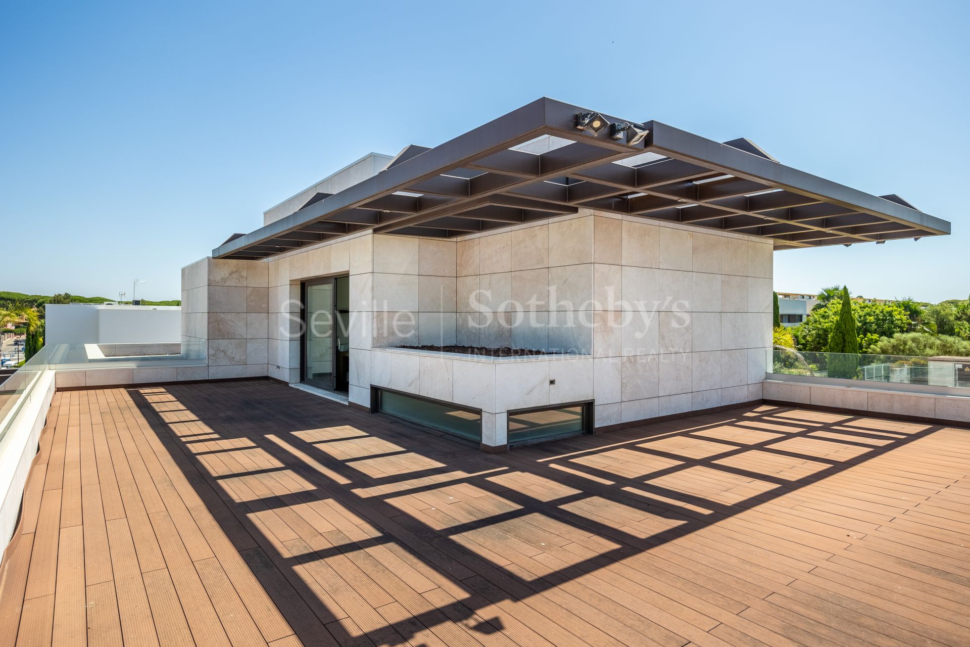 Vivienda con piscina privada en Vistahermosa