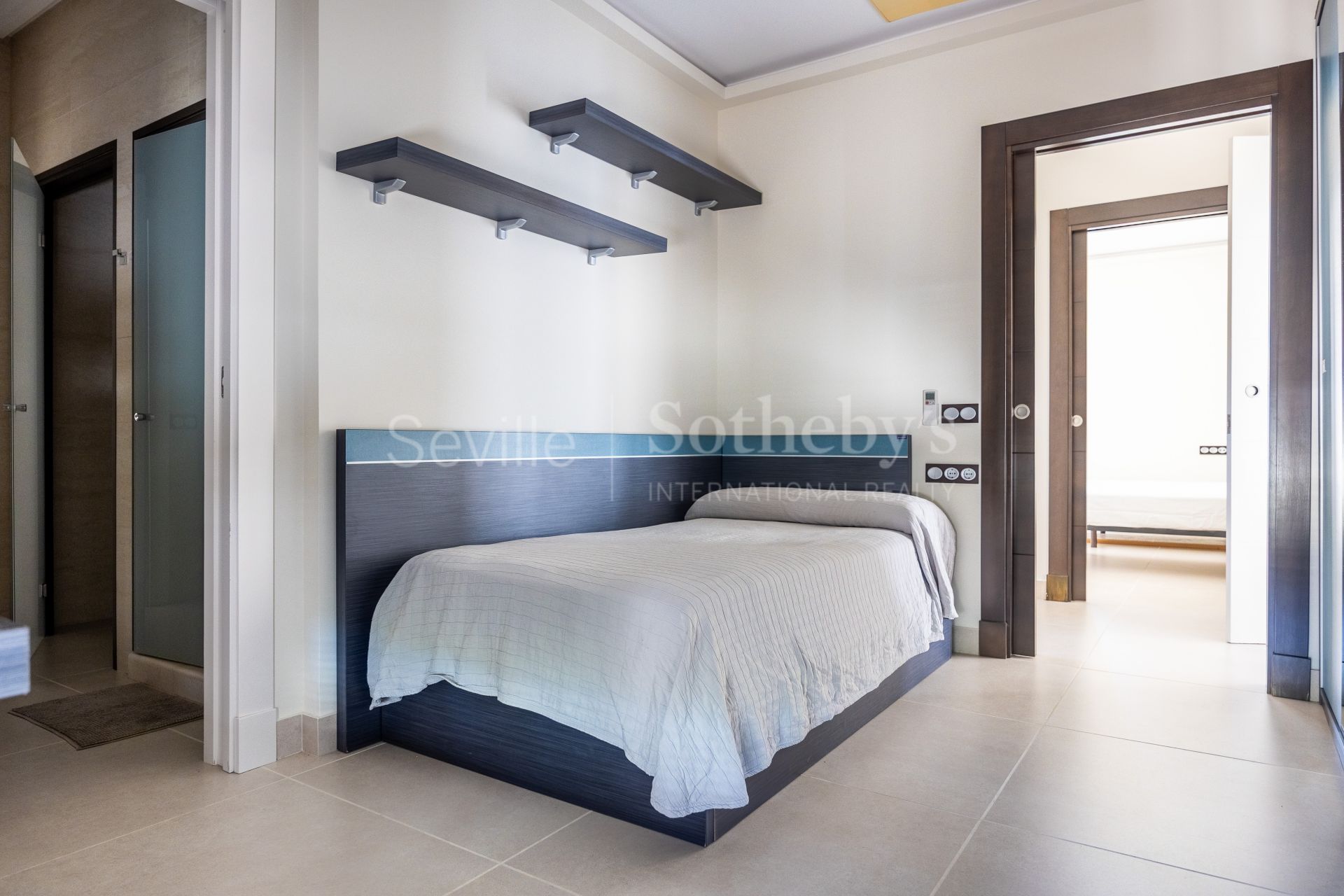 Vivienda con piscina privada en Vistahermosa