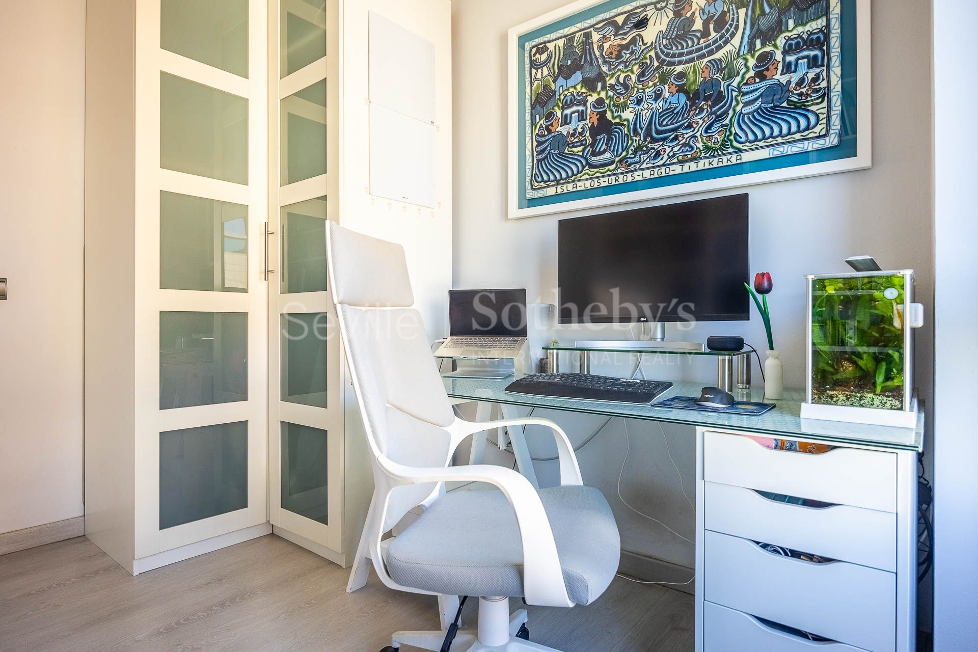 Elegant Apartment with Parking, Pool, and Panoramic Views in a Private Residential Complex