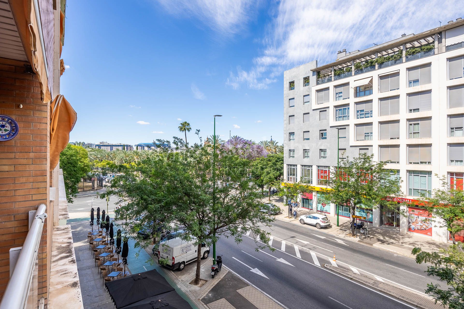 Bright Apartment on Avenida de la Buhaira