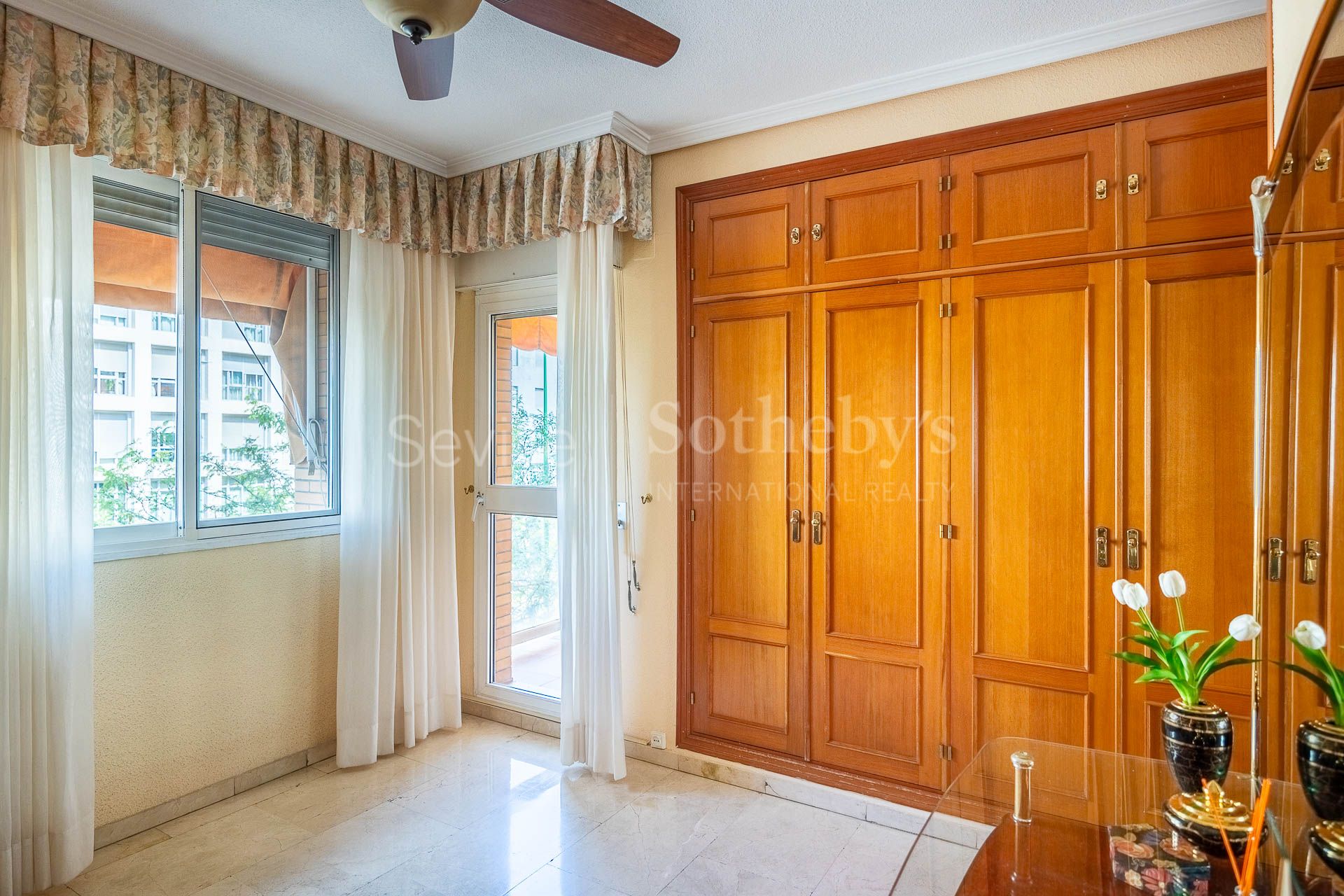 Bright Apartment on Avenida de la Buhaira