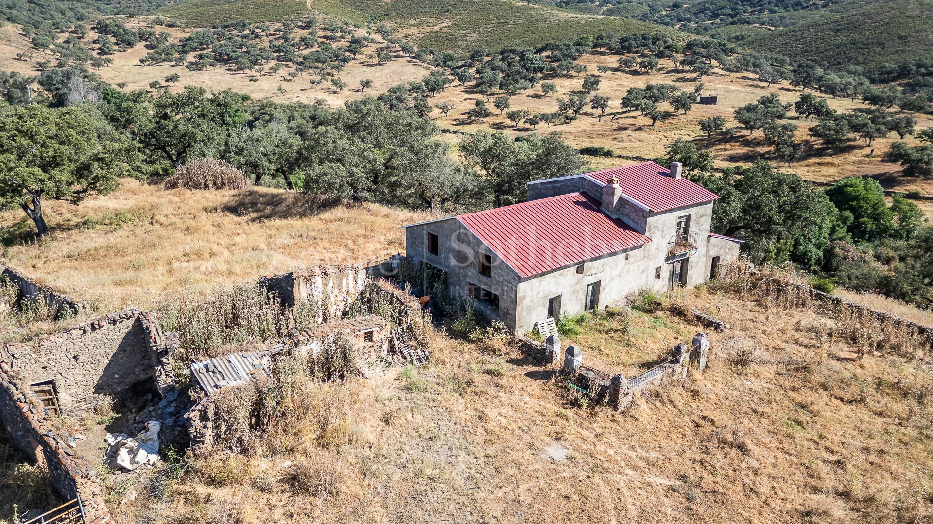 Livestock Dehesa of 208 Hectares in Aracena