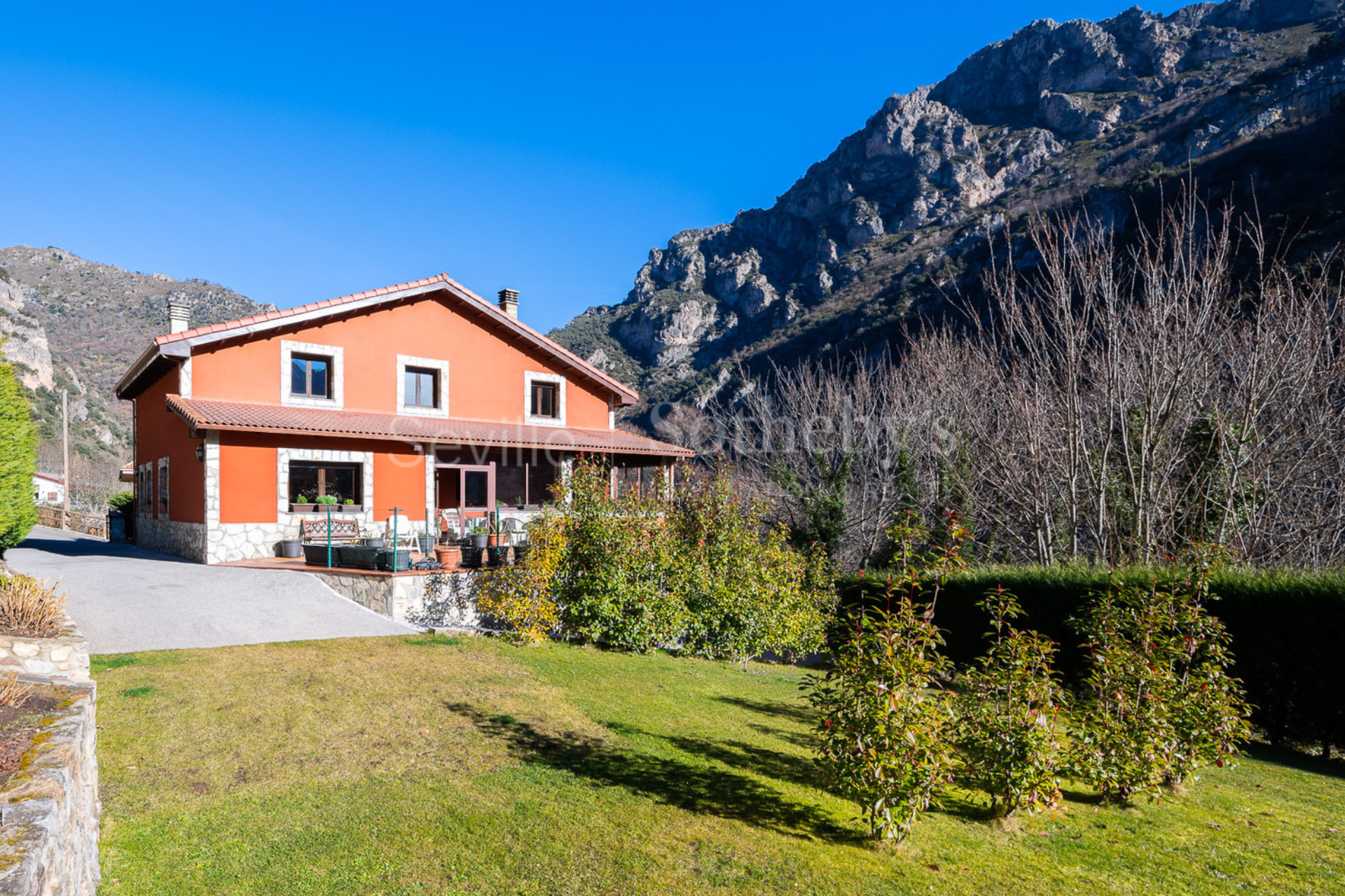 Chalet individual con jardín y garaje en el Parque Natural de Somiedo