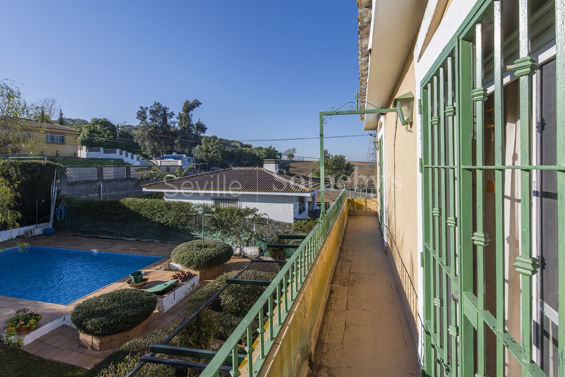 Chalet independiente con jardín y piscina en Urbanización de La Motilla.