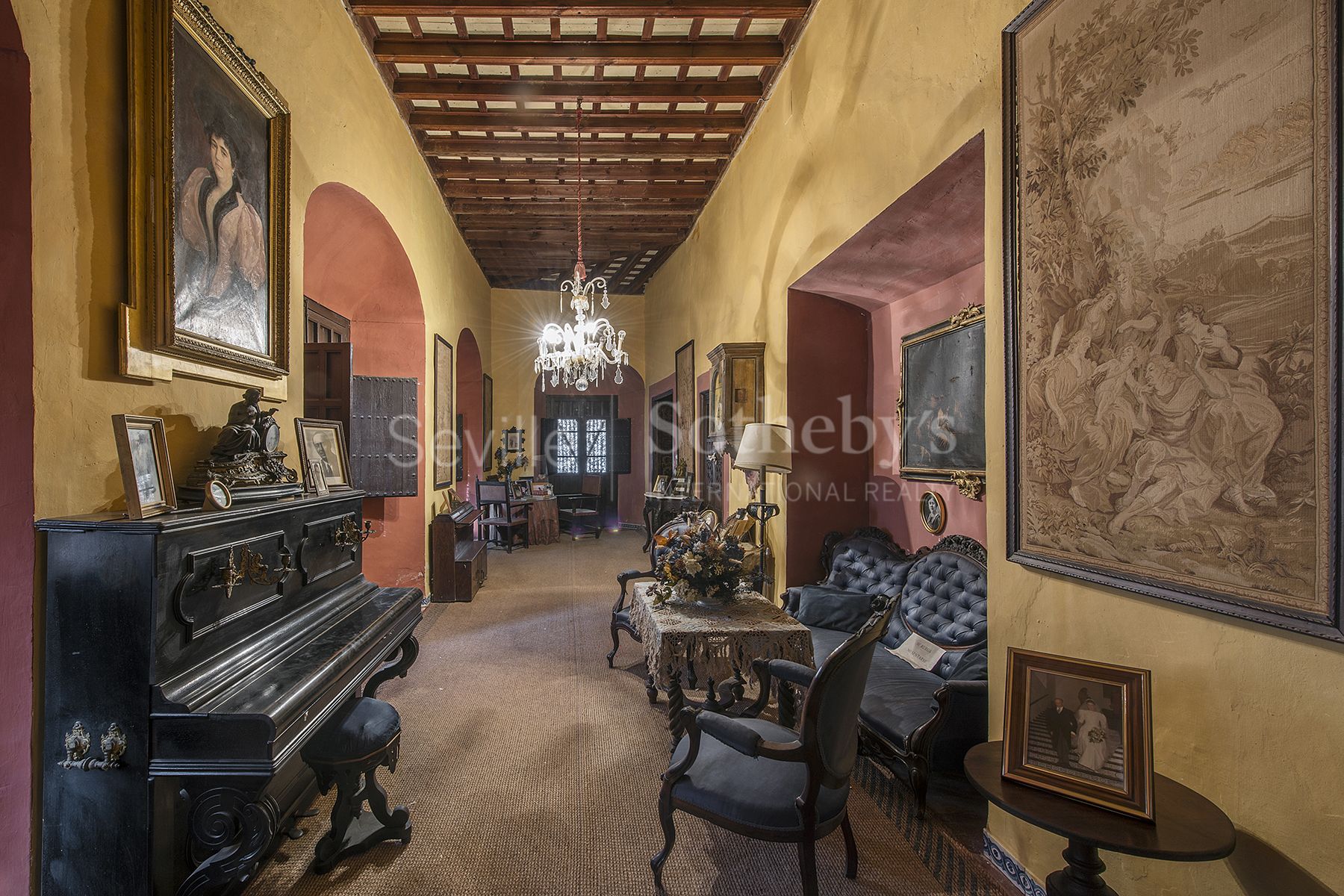 19th Century Palace of Renaissance style ideal for a charming hotel