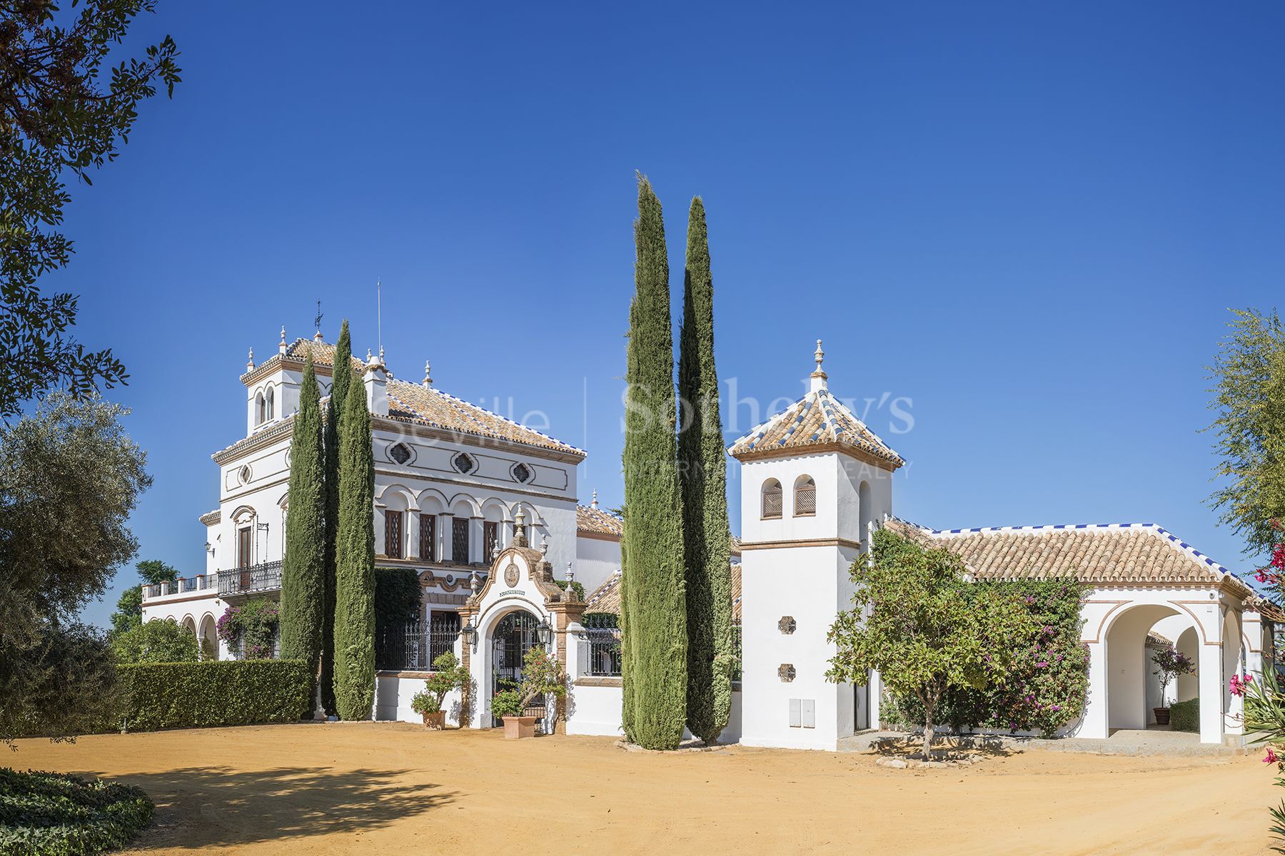 FINCA ÚNICA EN SEVILLA