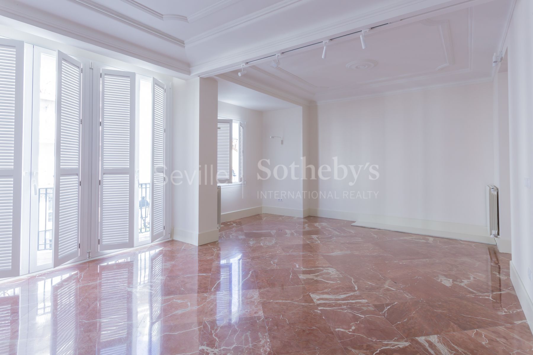 Piso en venta reformado junto a Puerta Jerez