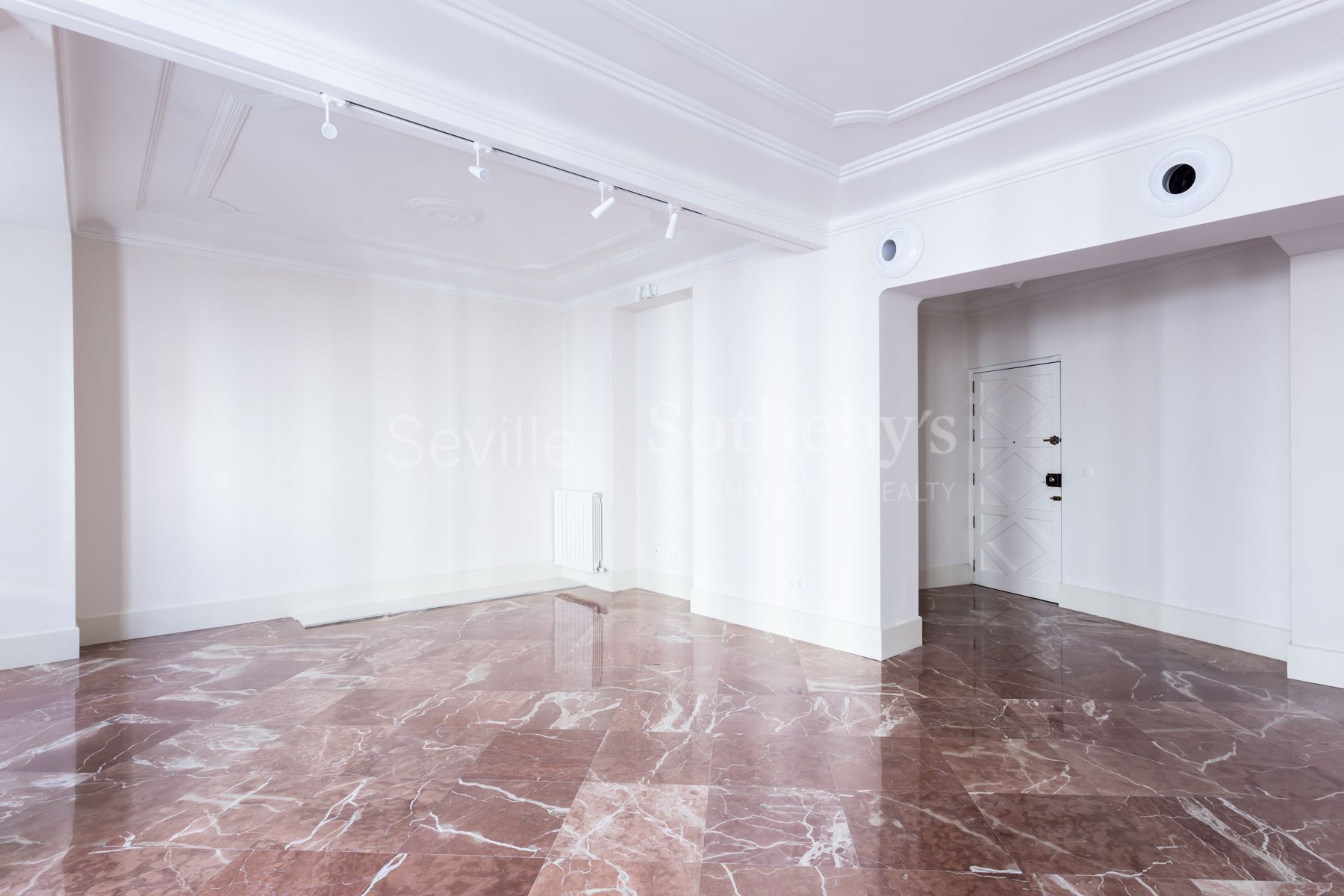 Piso en venta reformado junto a Puerta Jerez