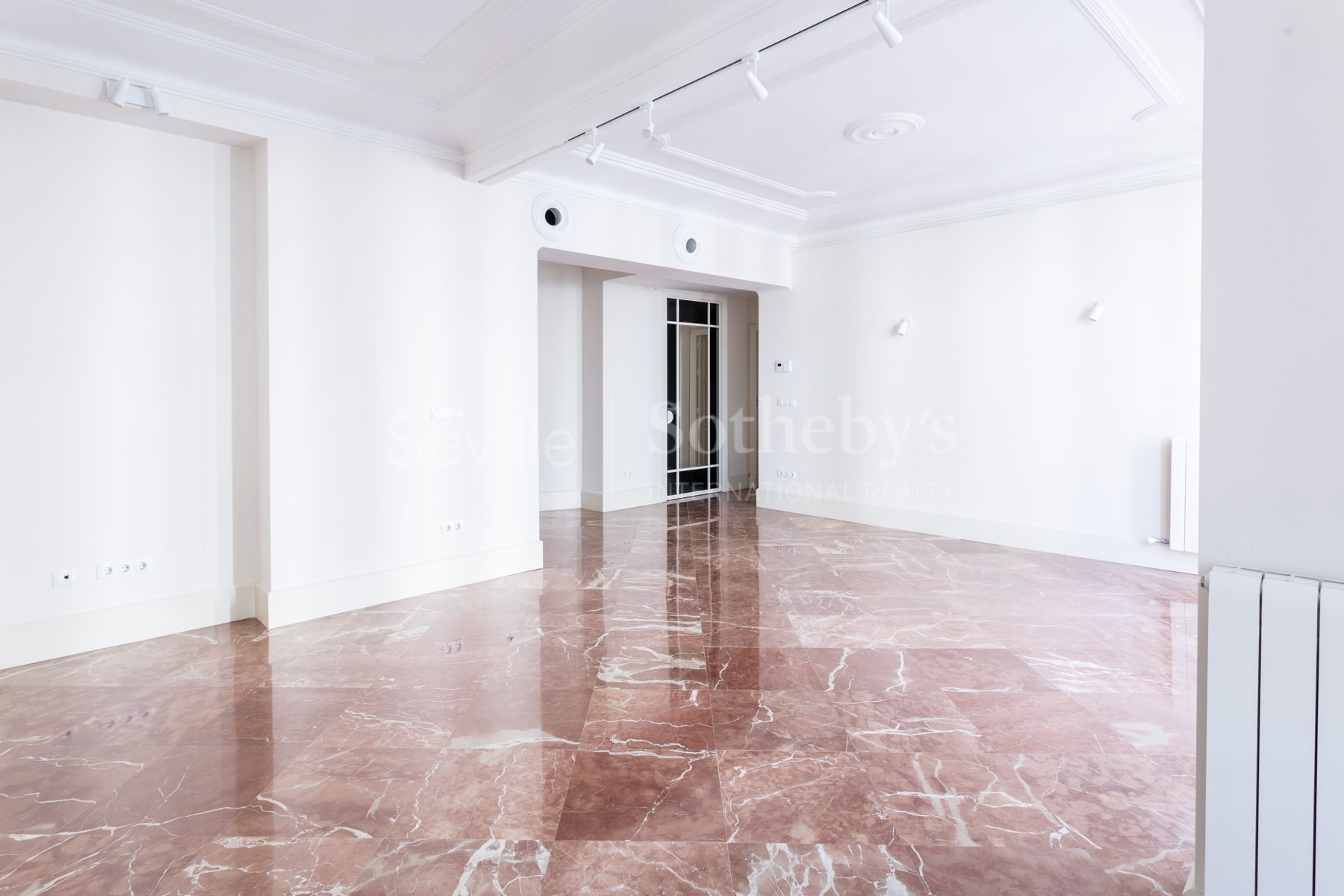 Piso en venta reformado junto a Puerta Jerez