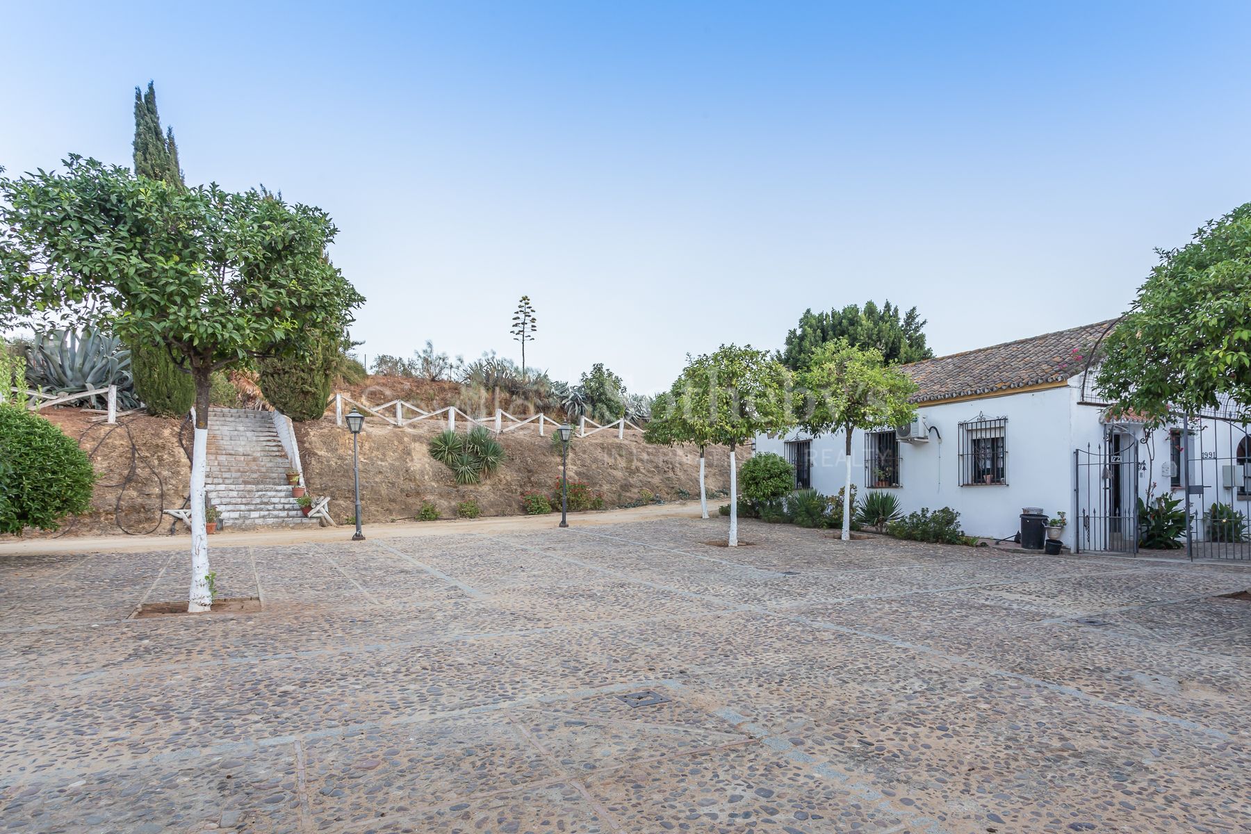 Estate of the 18th century next to Seville