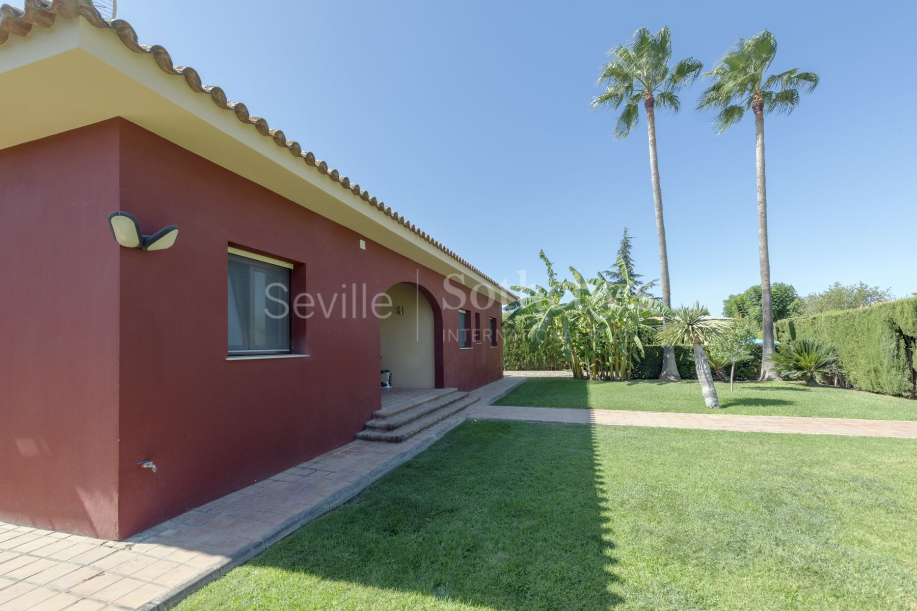 Chalet en urbanización privada en Bormujos
