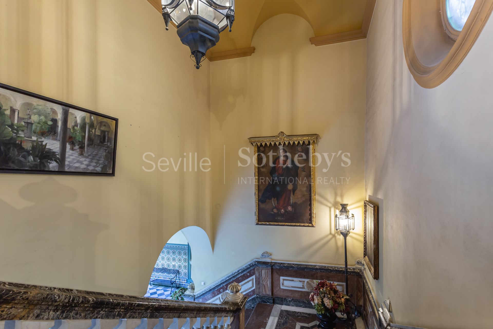 Luxurious apartment in a XIXth century Palace in front of the Museum of Fine Arts of Seville
