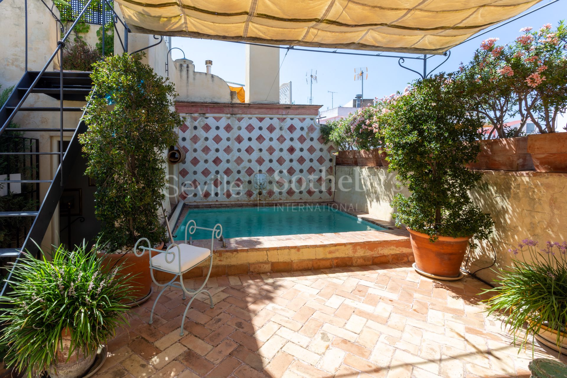 Casa señorial totalmente restaurada con piscina en zona privilegiada del centro de Sevilla