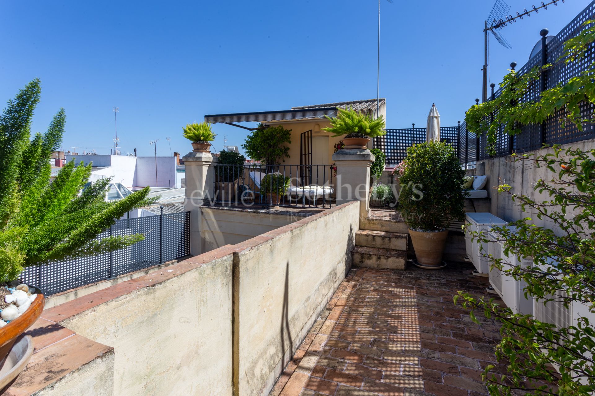 Casa señorial totalmente restaurada con piscina en zona privilegiada del centro de Sevilla