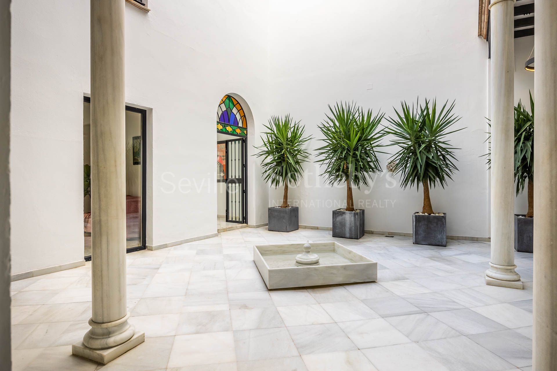 Casa totalmente reformada en el centro de Sevilla con piscina y con vistas a la ciudad.
