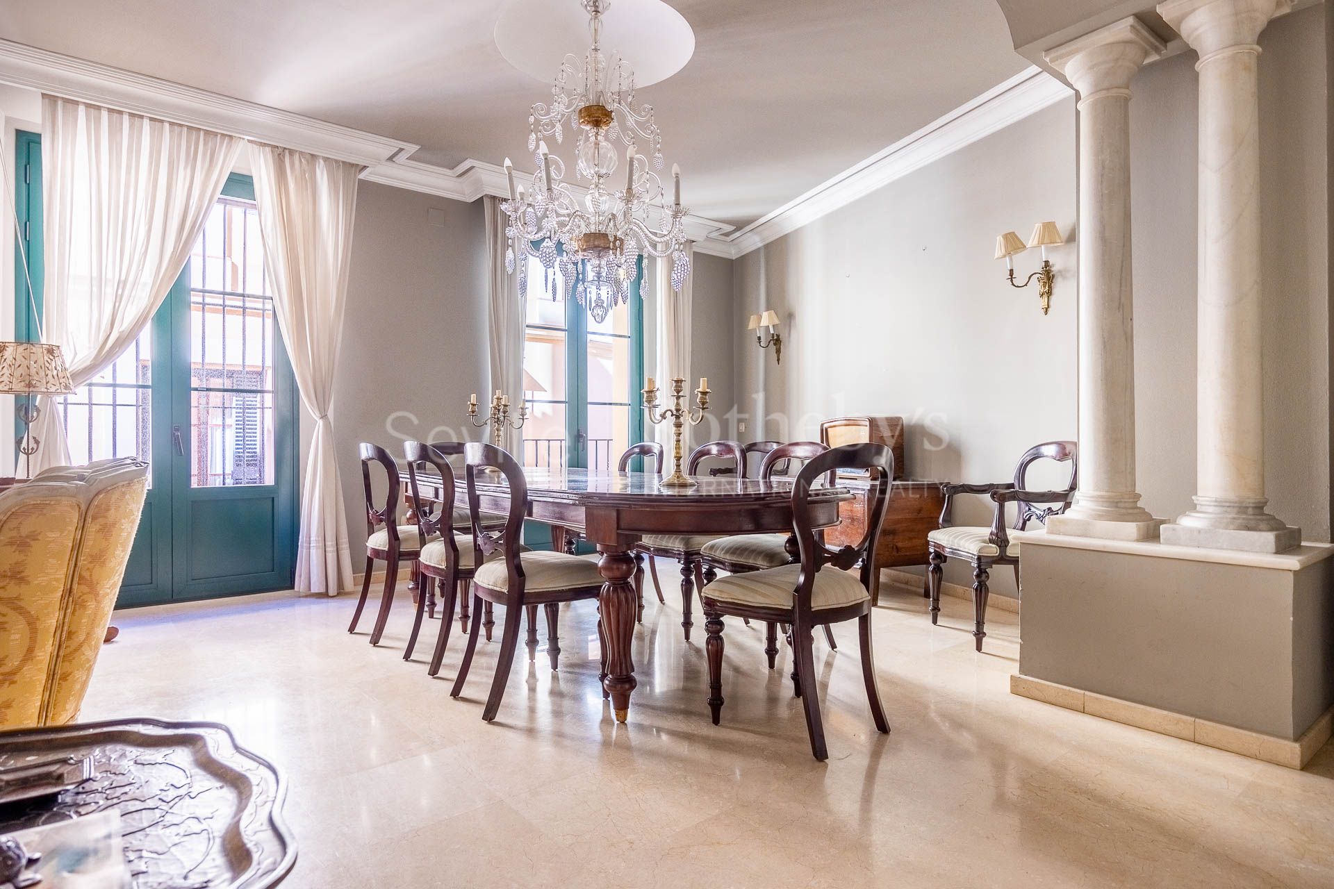 Elegante Casa Palacio del siglo XVIII, rehabilitada en el año 2000, en La Alfalfa.