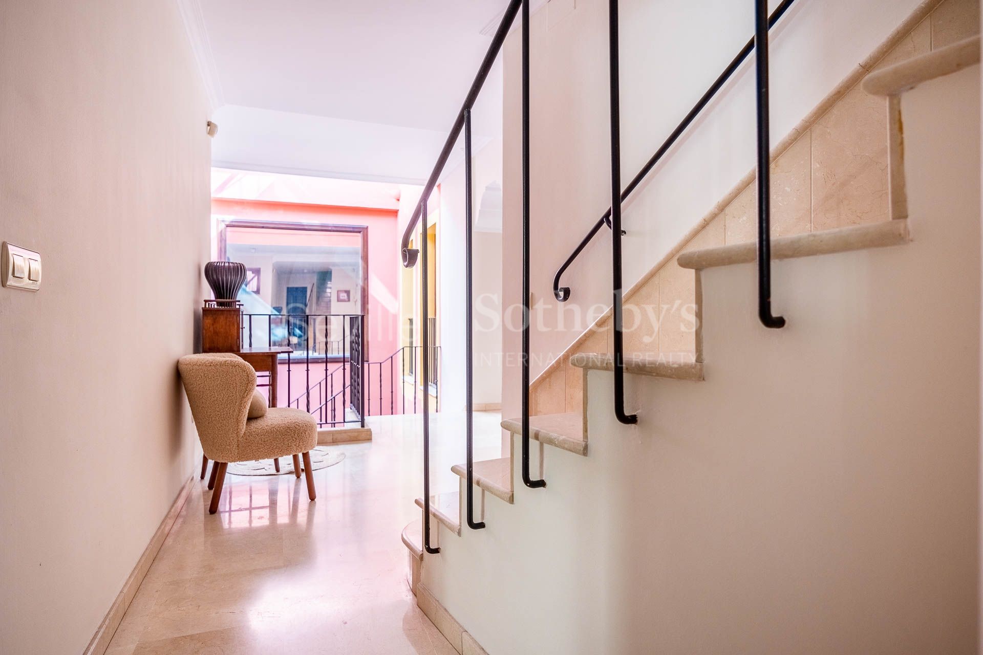 Elegante Casa Palacio del siglo XVIII, rehabilitada en el año 2000, en La Alfalfa.