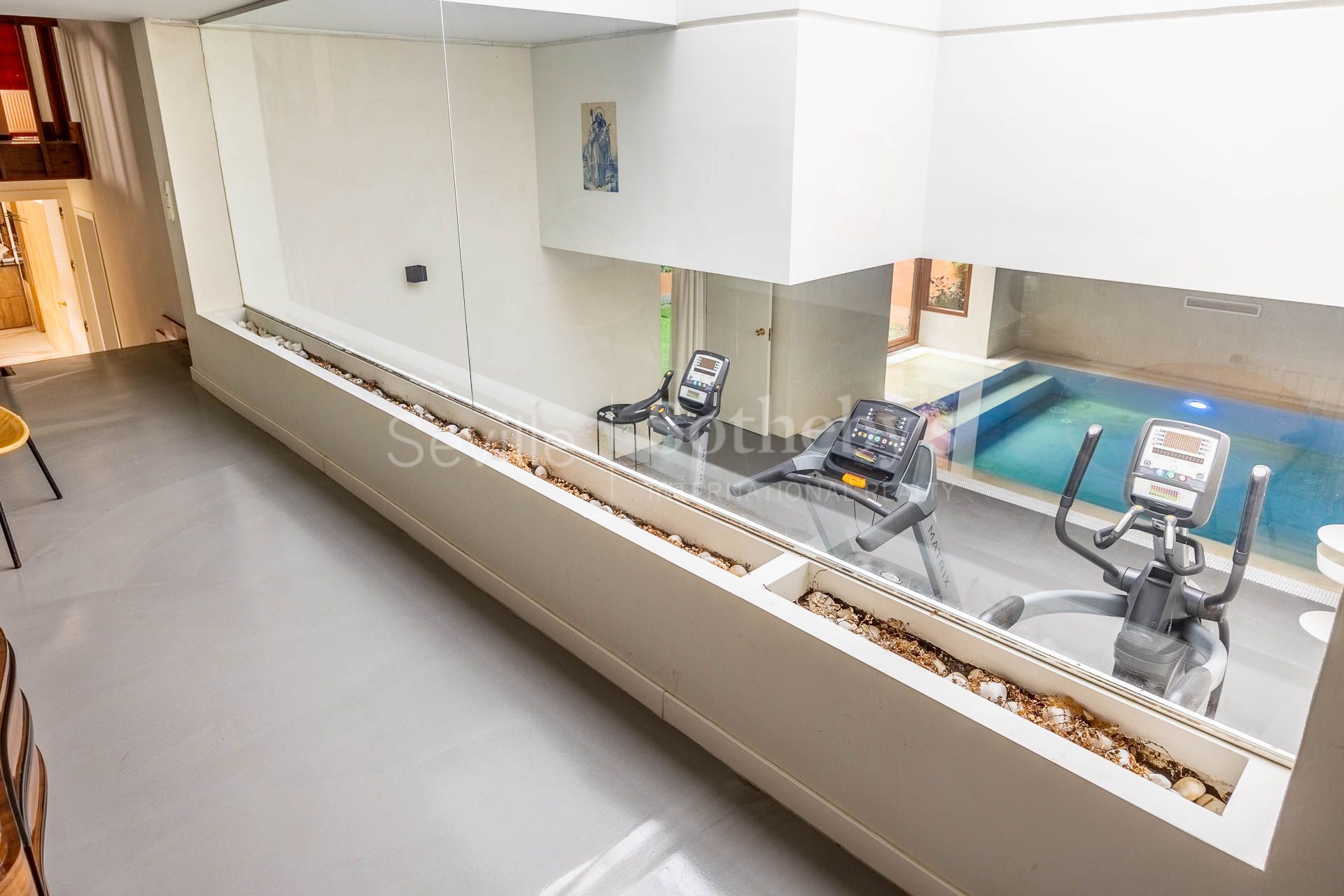 Detached villa with indoor pool and gym in Las Canteras