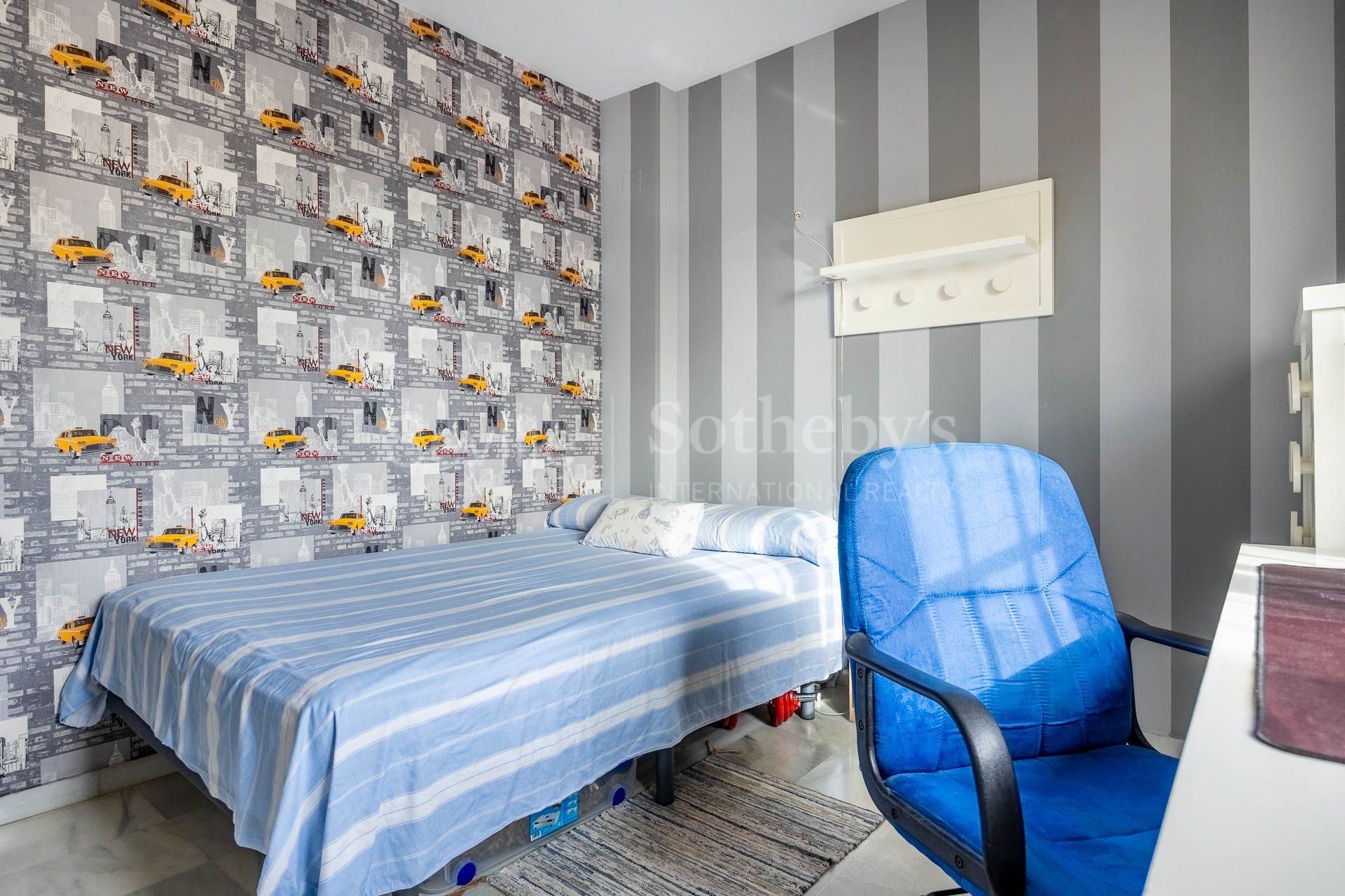 Chalet independiente en Simón Verde con jardín y piscina