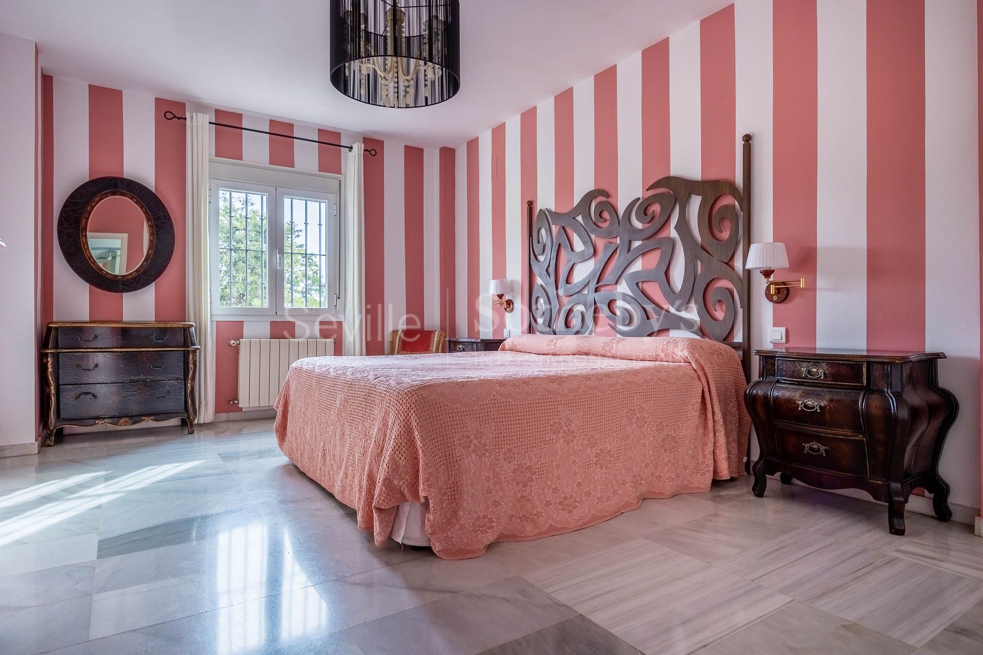 Chalet independiente en Simón Verde con jardín y piscina