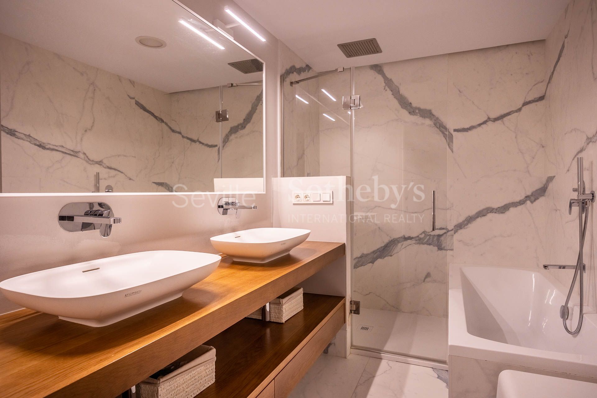 Exclusive triplex in the El Porvenir