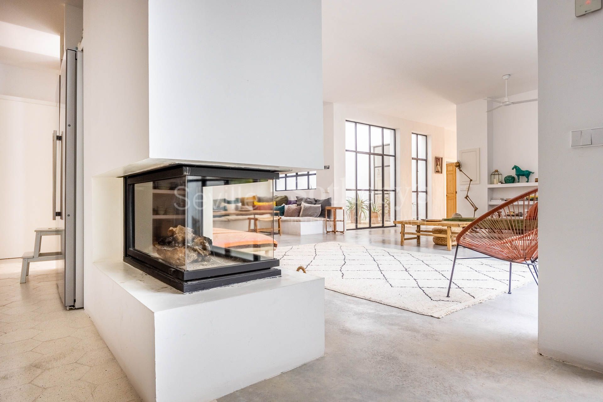 Casa de diseño contemporáneo con piscina privada en Zahara de la Sierra