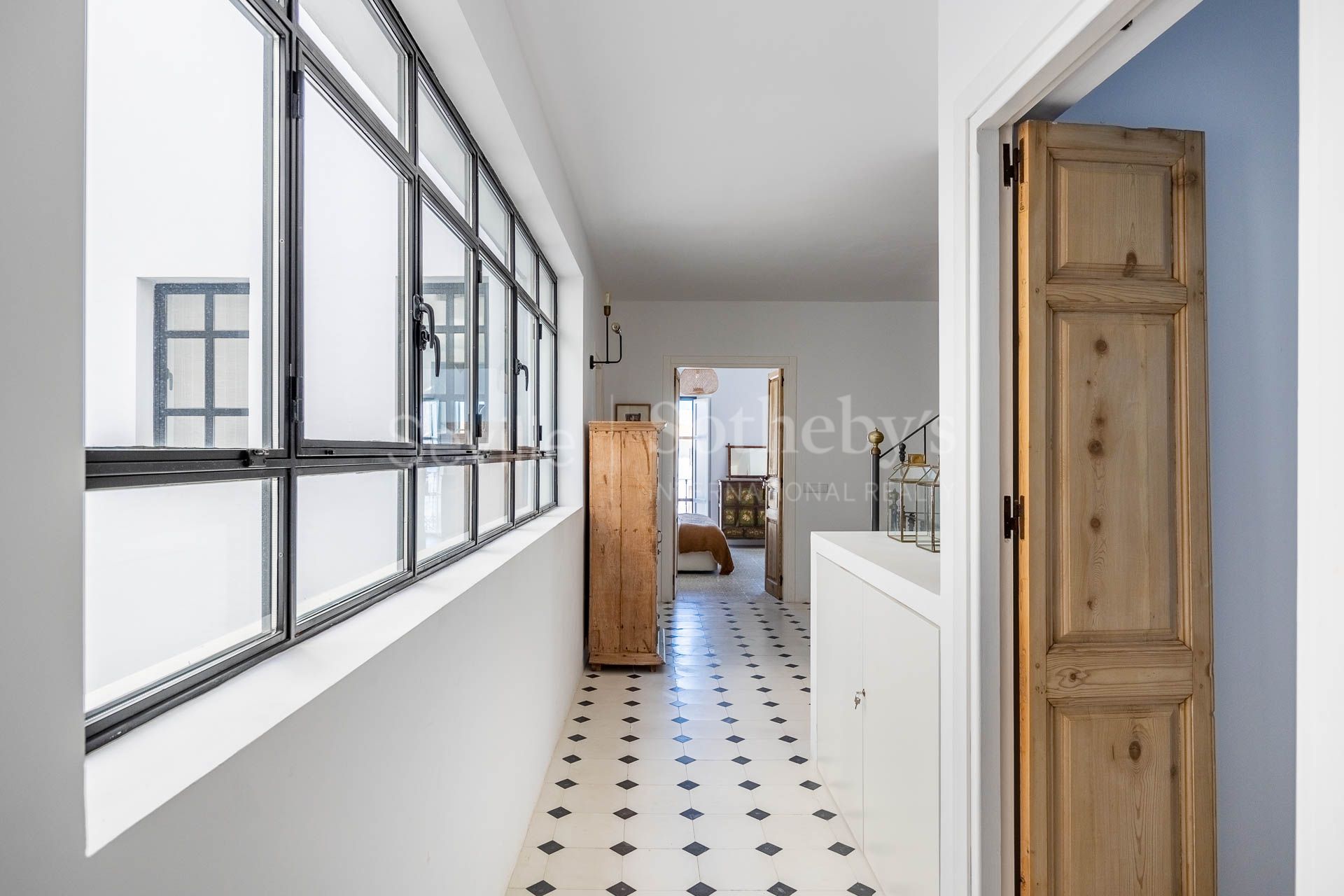 Casa de diseño contemporáneo con piscina privada en Zahara de la Sierra