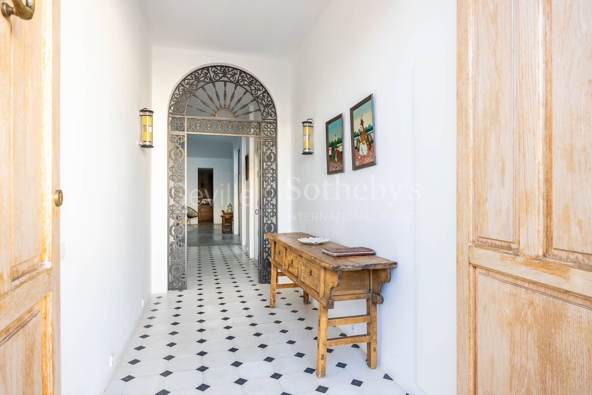 Casa de diseño contemporáneo con piscina privada en Zahara de la Sierra