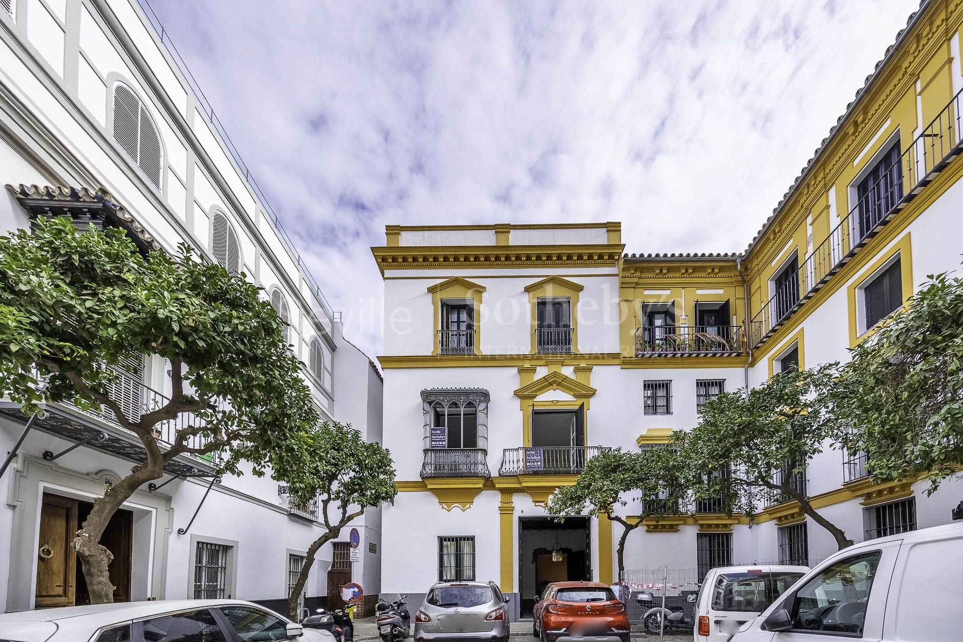 Elegante piso en casa palacio en el Barrio Santa Cruz