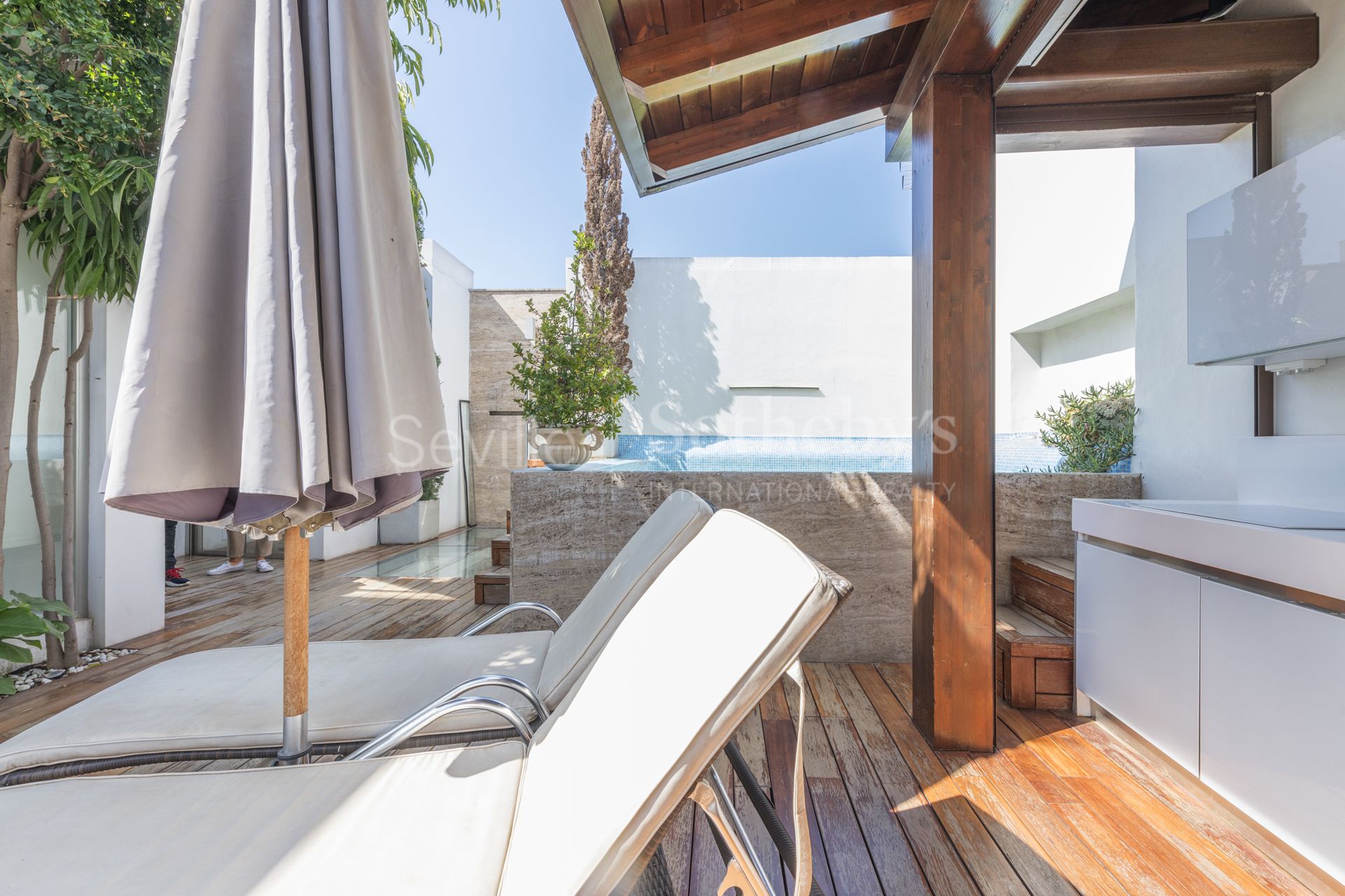 Lujosa casa con terraza y piscina privada en una de las mejores ubicaciones del centro de Sevilla