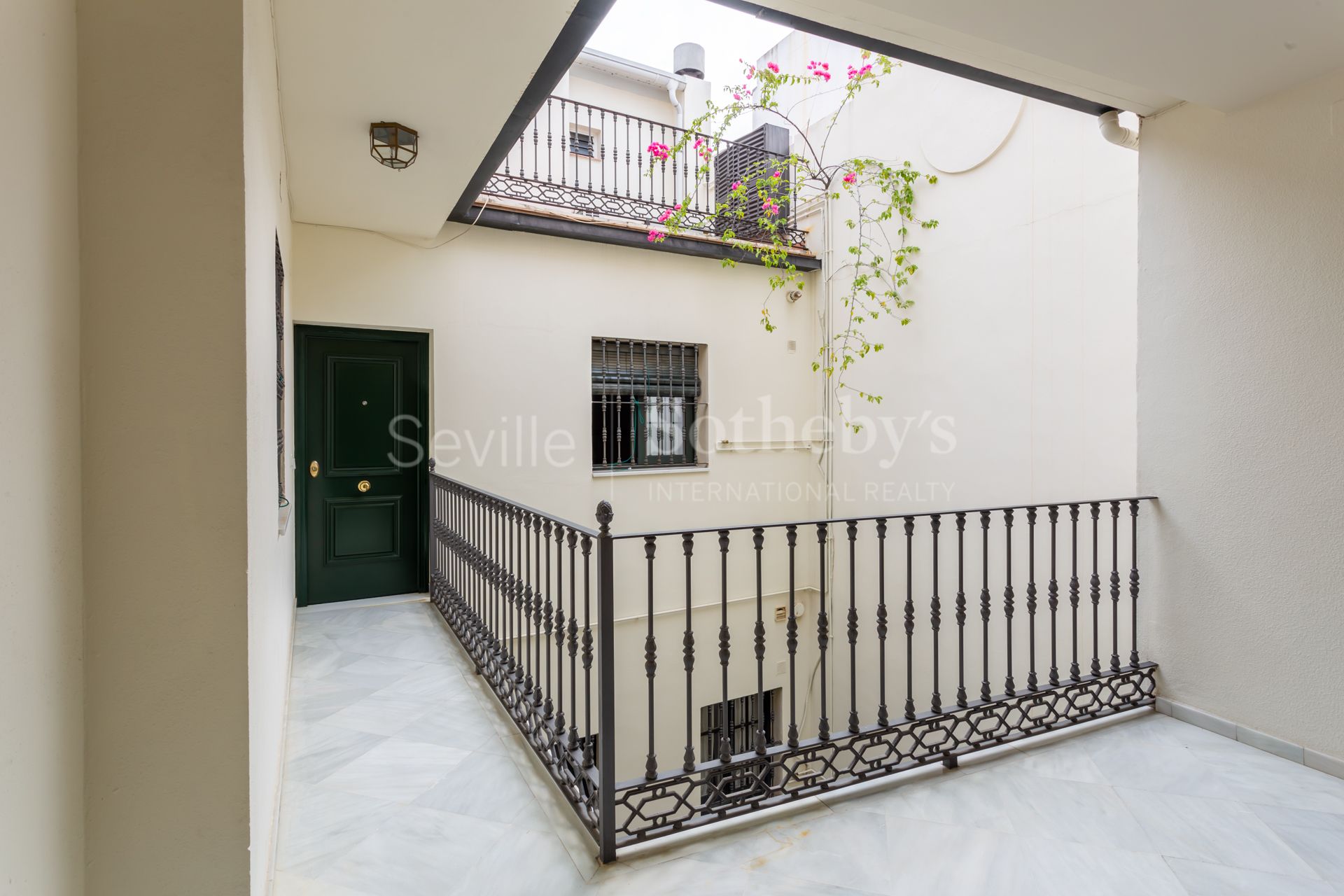 Ático dúplex en el centro de Sevilla con terraza y garaje