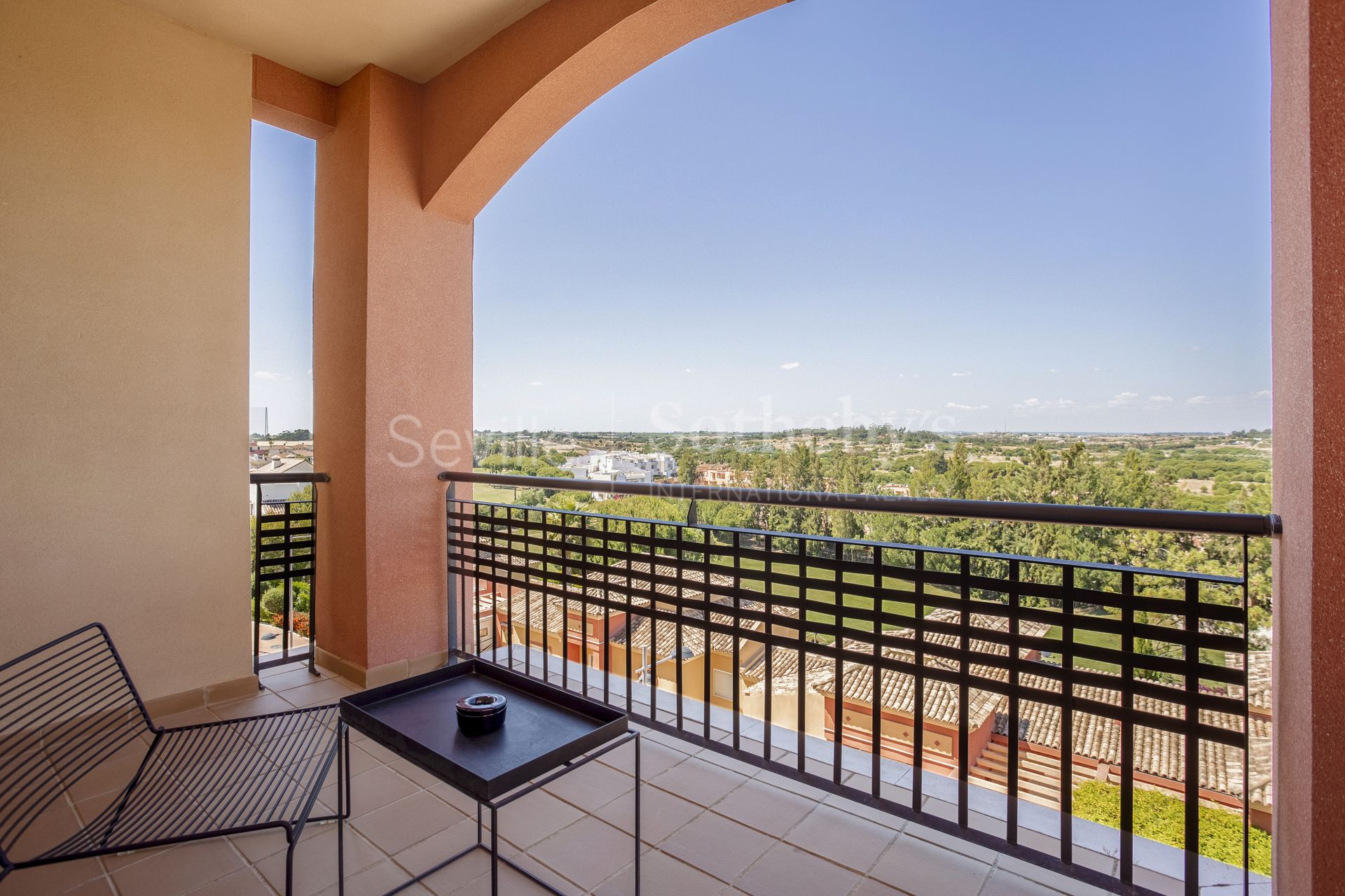 Beautiful apartment with golf course views and turist licence in a Private Resort, Islantilla