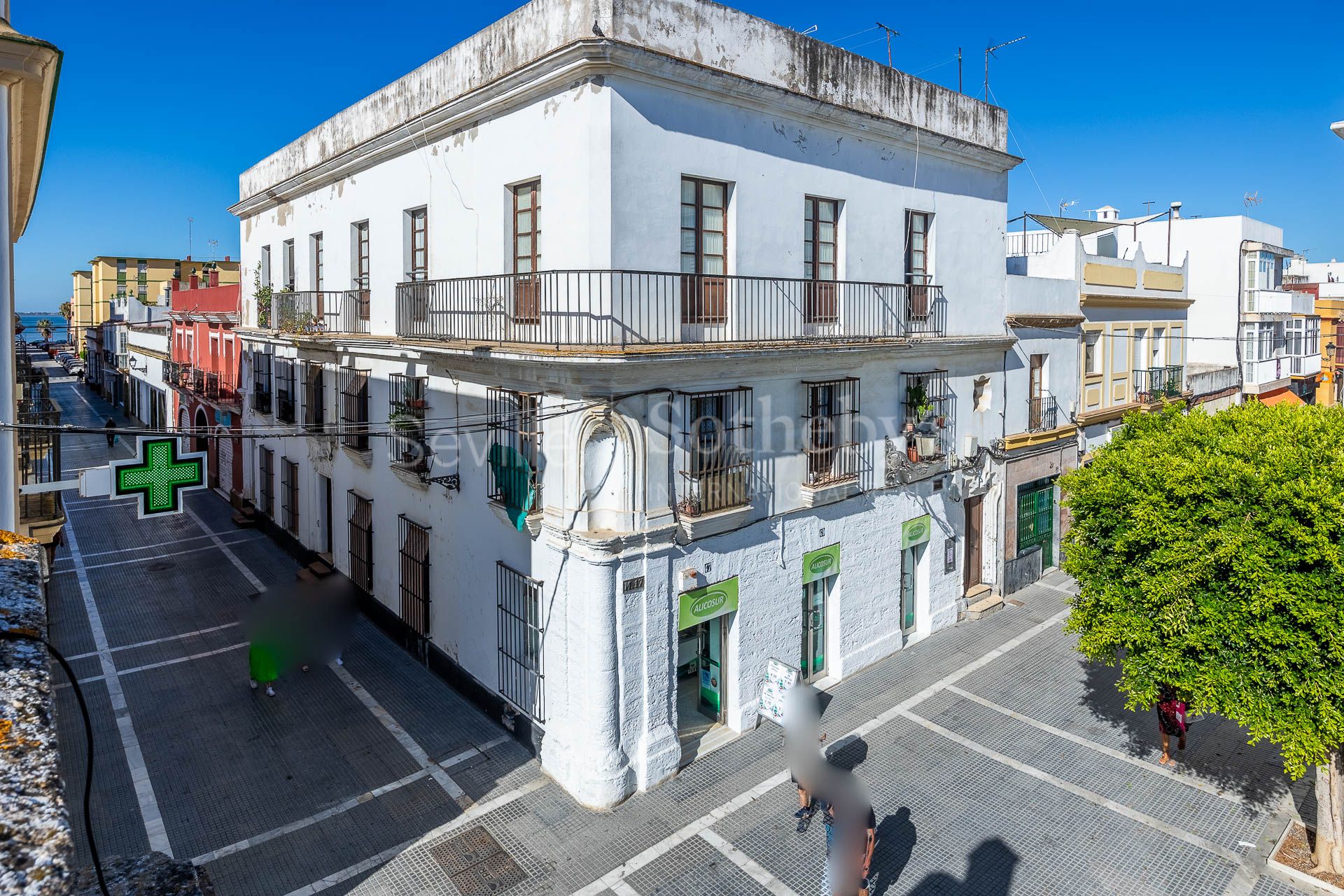 Casa de estilo andaluz con 9 habitaciones en el centro de Puerto Real