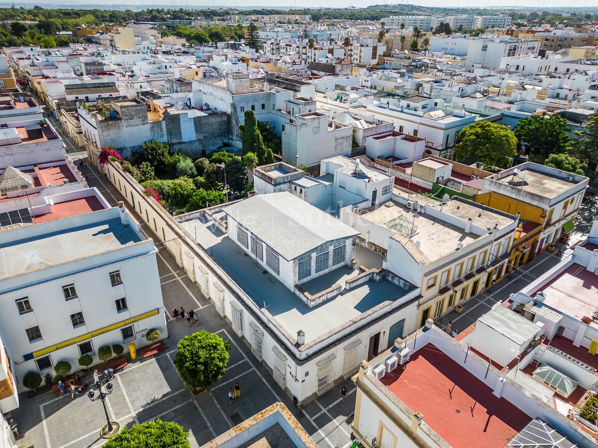 Casa de estilo andaluz con 9 habitaciones en el centro de Puerto Real