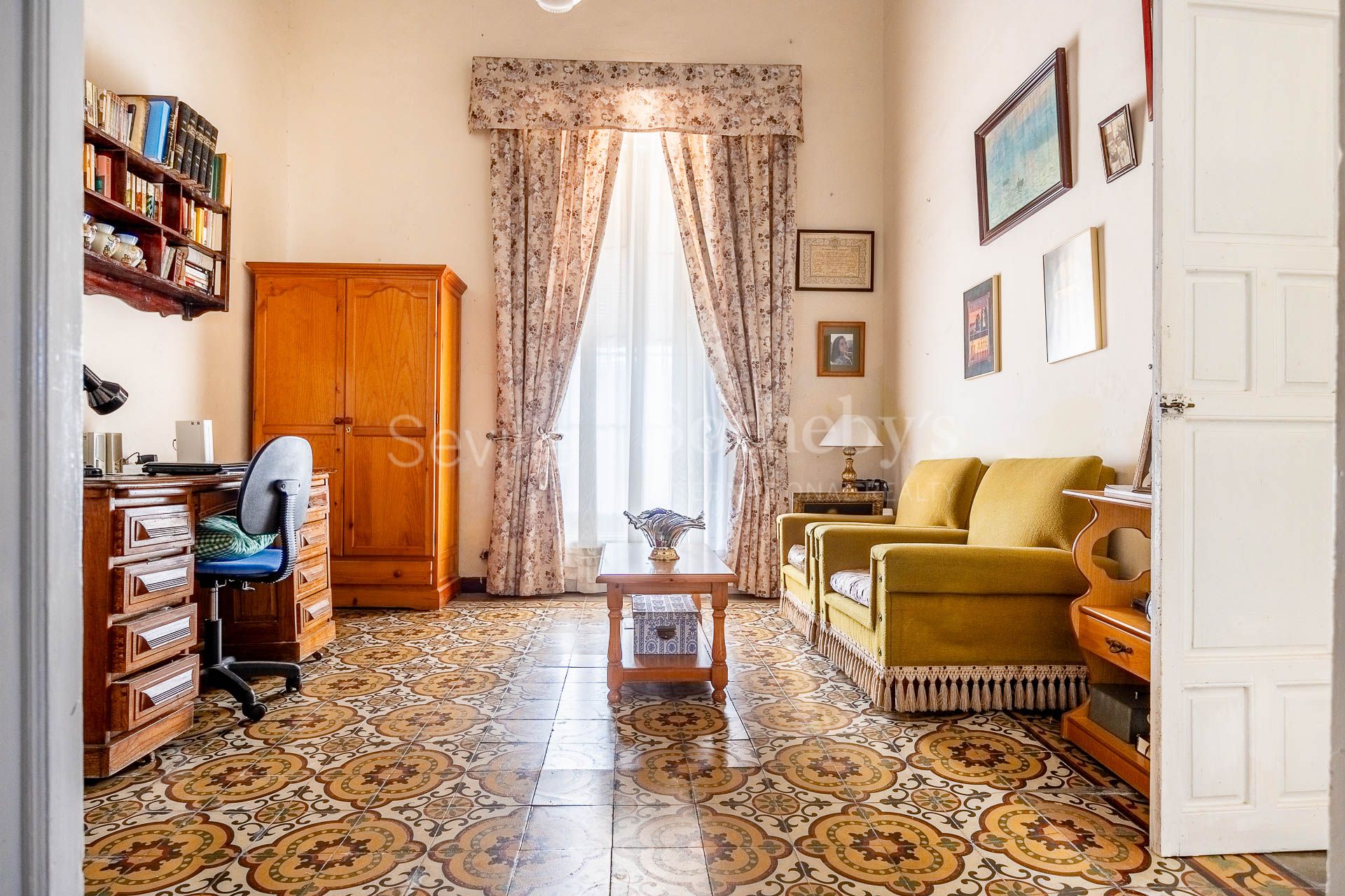 Casa de estilo andaluz con 9 habitaciones en el centro de Puerto Real