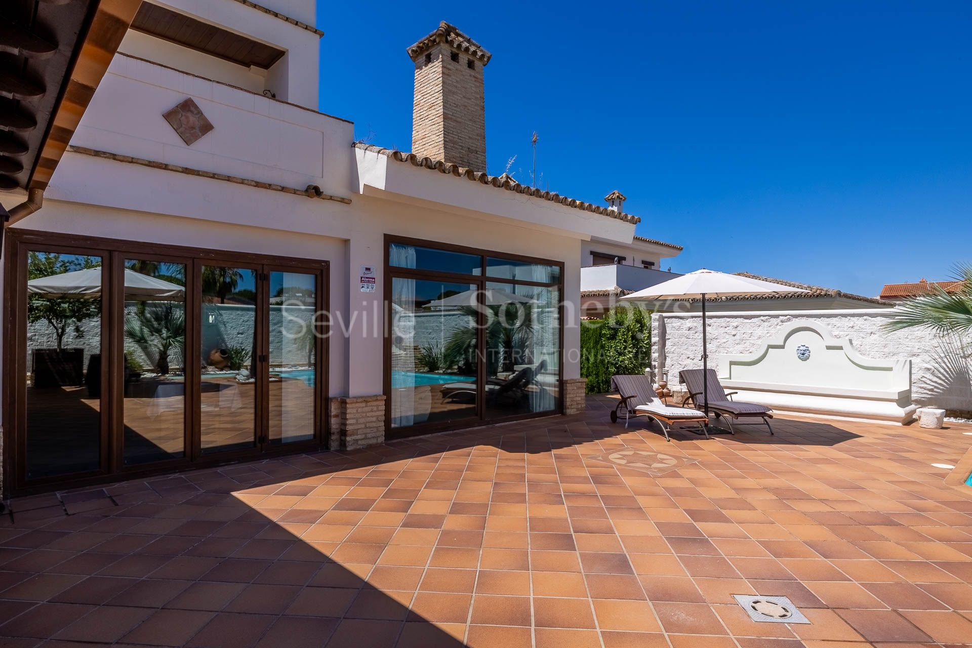 Independent villa with private swimming pool in La Juliana