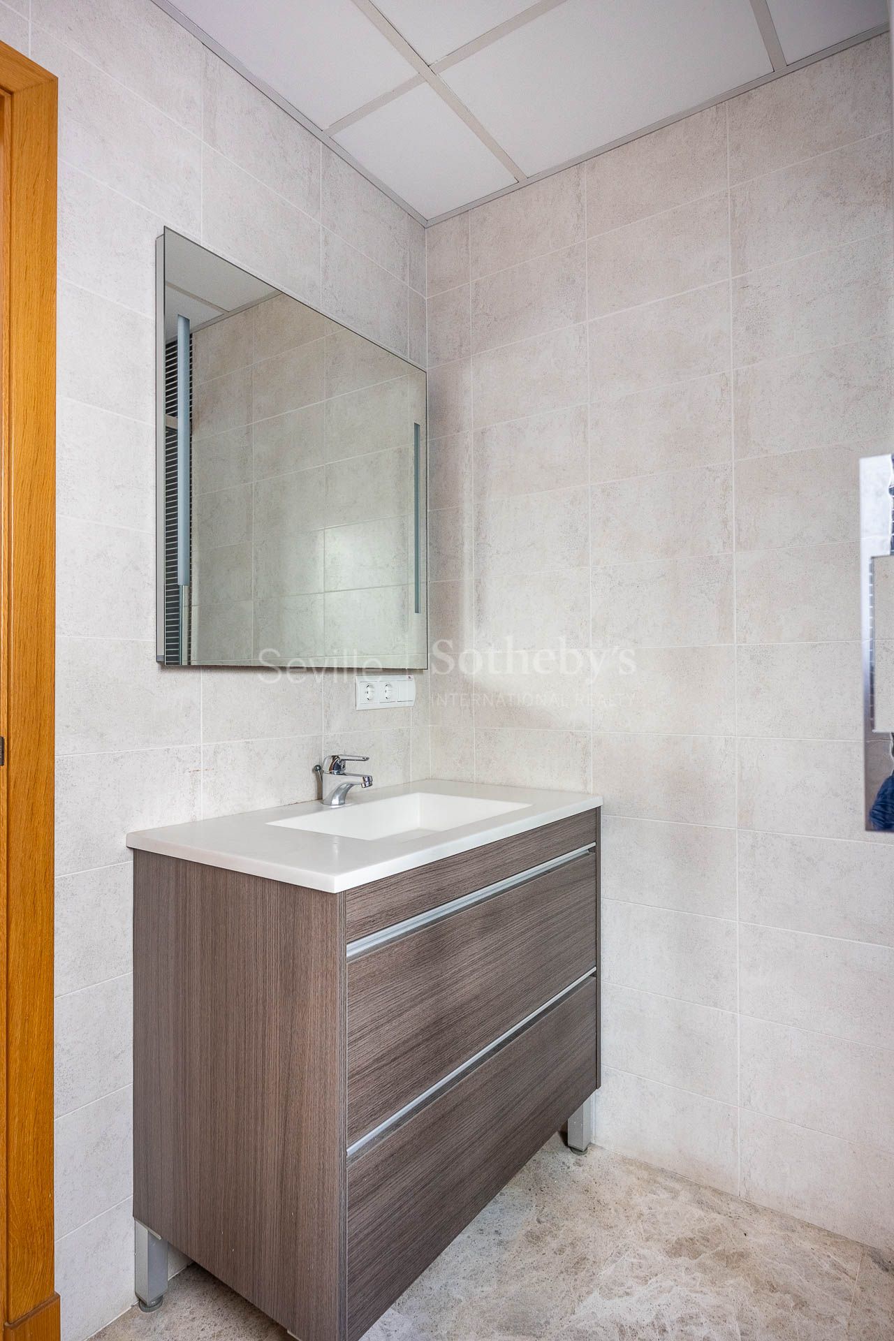 Chalet independiente en Tomares con piscina privada de agua salada