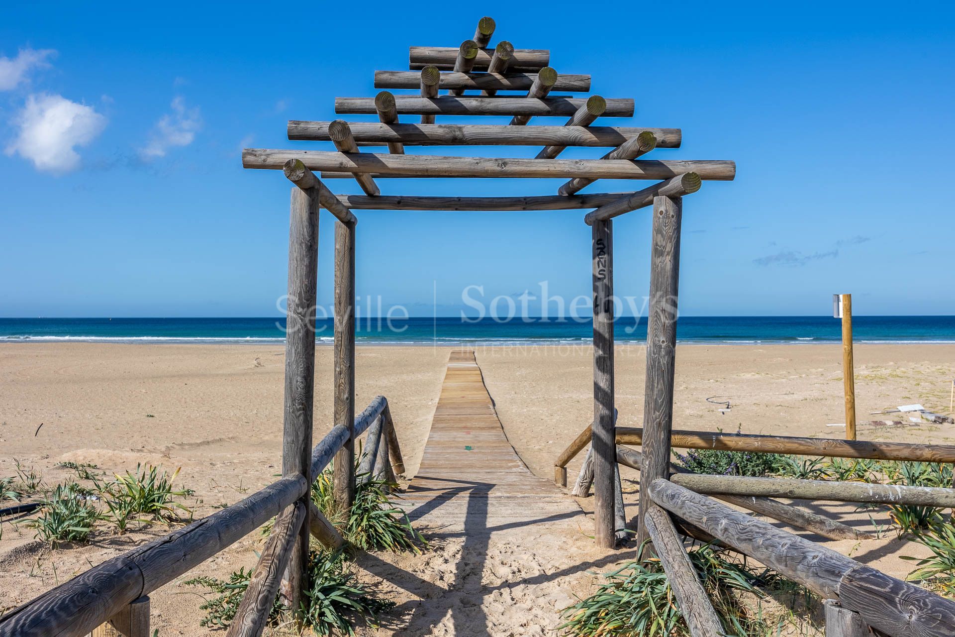 Flat located just a few meters from the beach in Zahara de los Atunes.