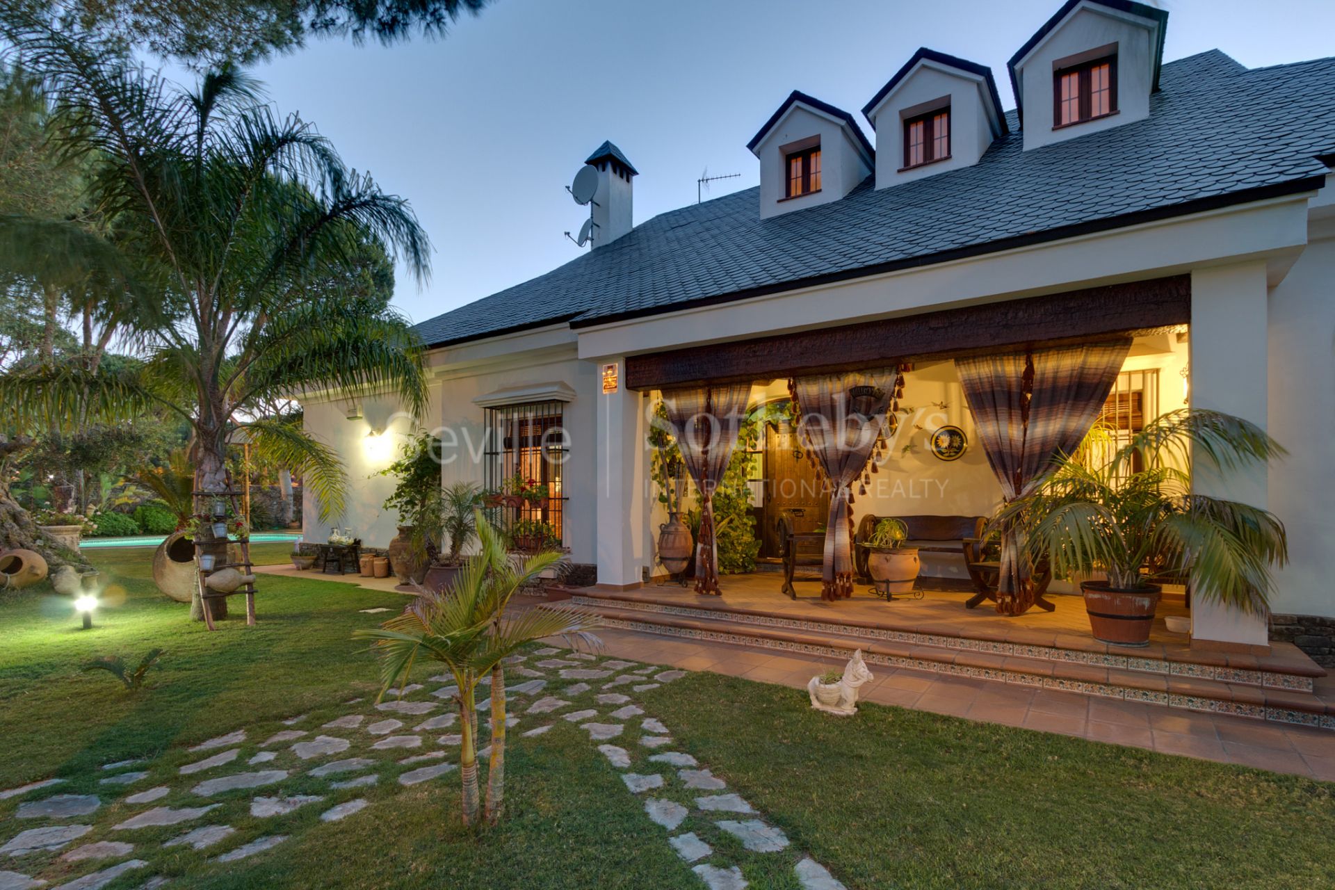 Casa con piscina en Coto San José cerca de la playa de La Barrosa.