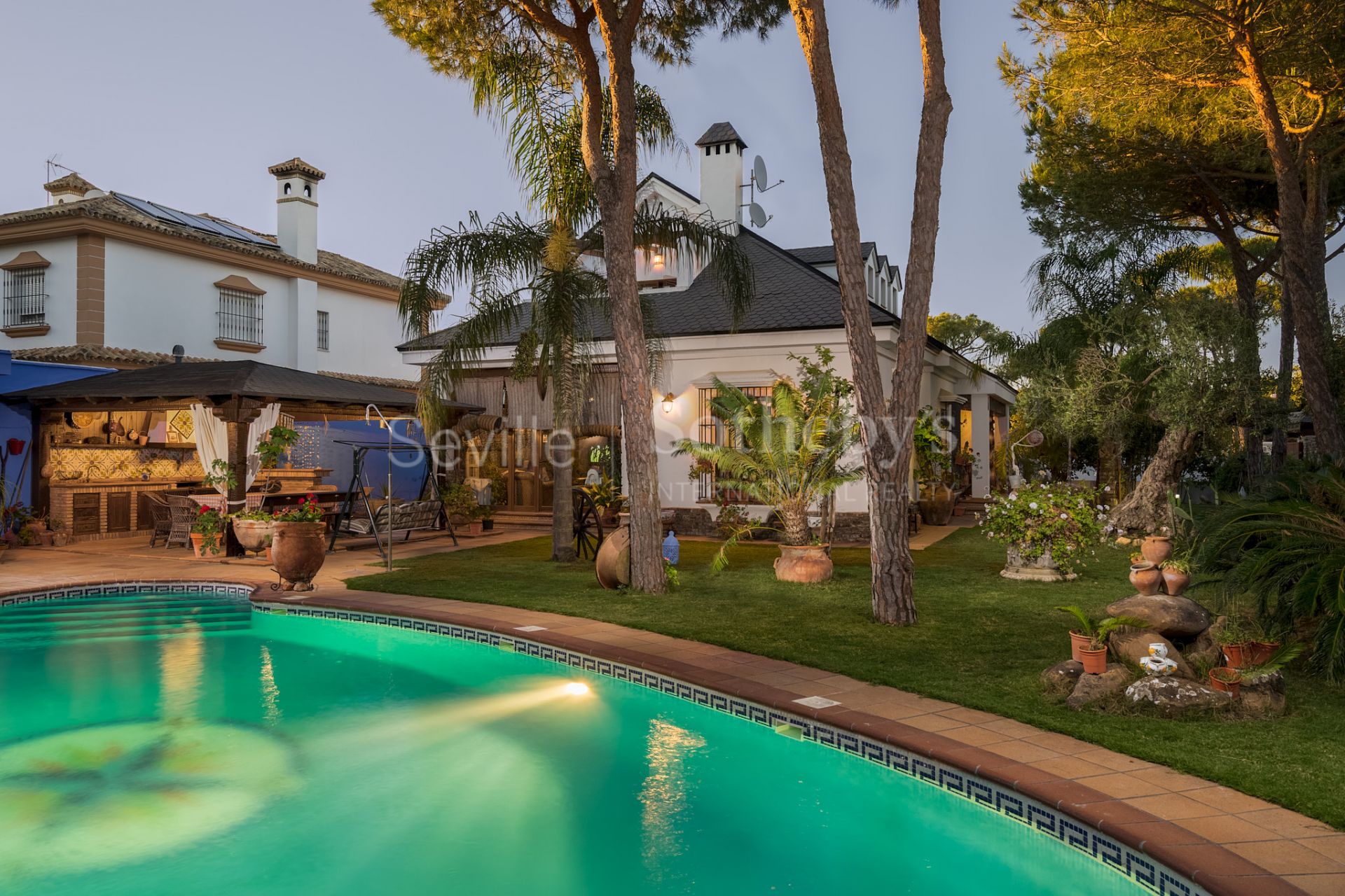 Casa con piscina en Coto San José cerca de la playa de La Barrosa.