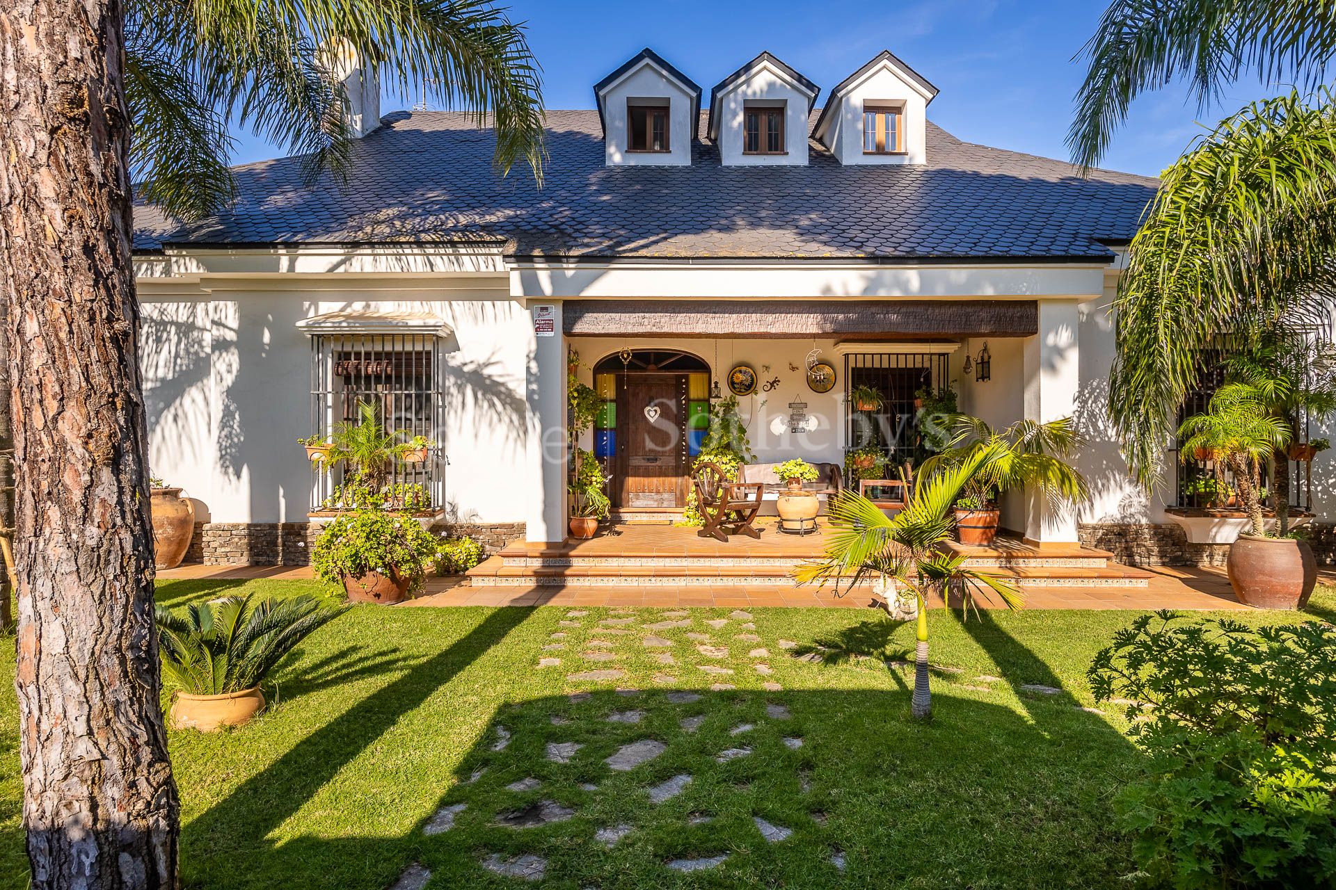 Casa con piscina en Coto San José cerca de la playa de La Barrosa.