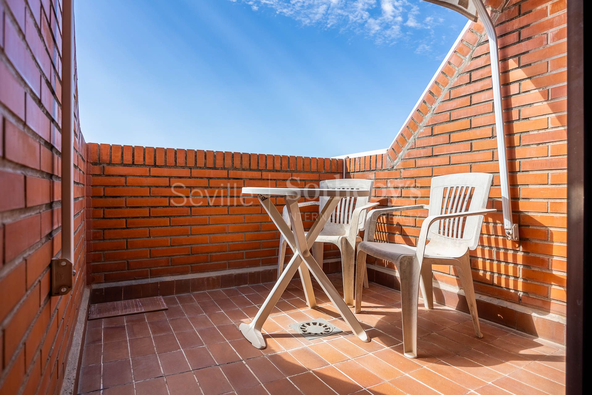 Bright apartment with terraces in Av. Argentina